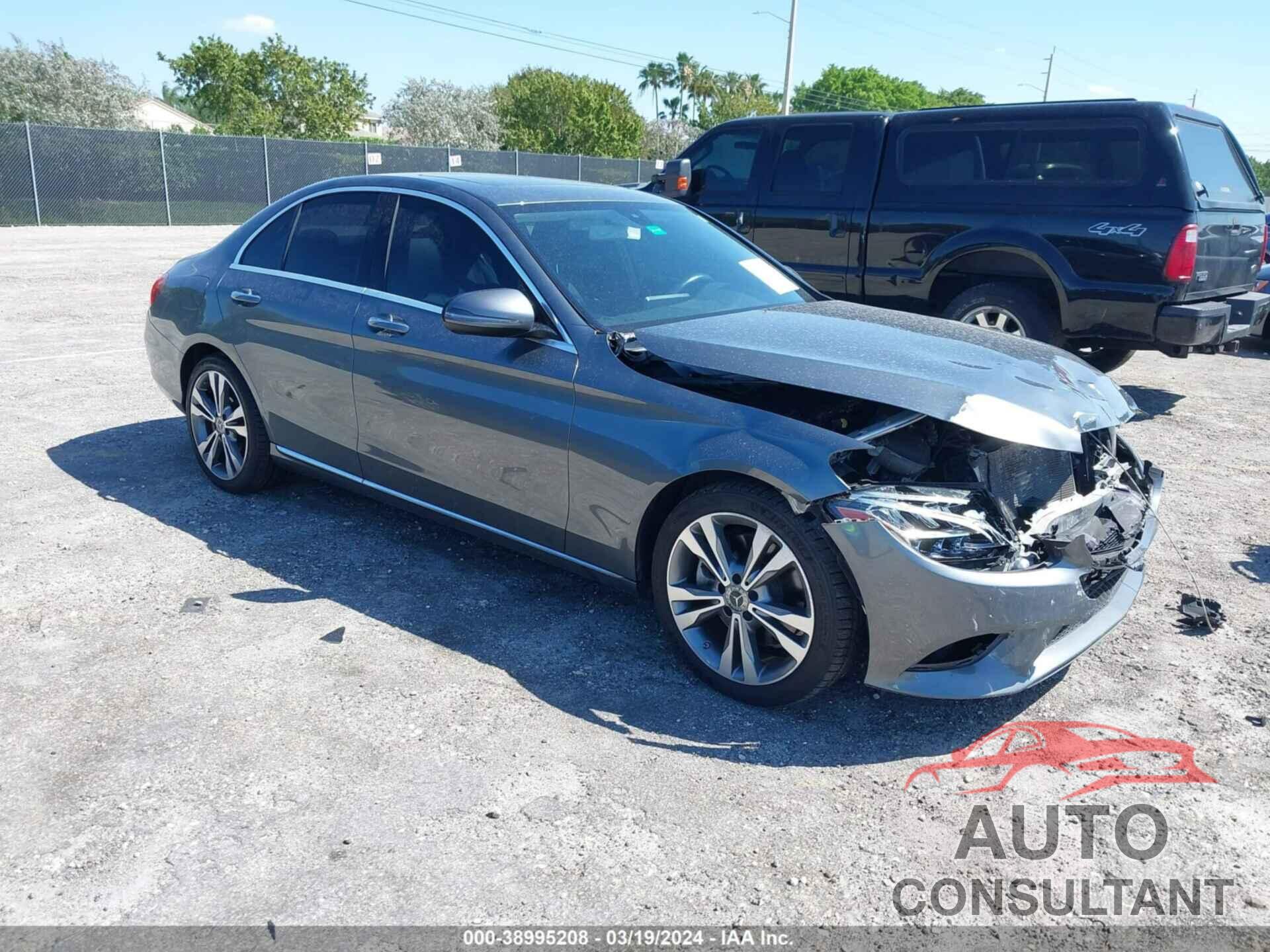 MERCEDES-BENZ C 300 2019 - 55SWF8DB8KU300424