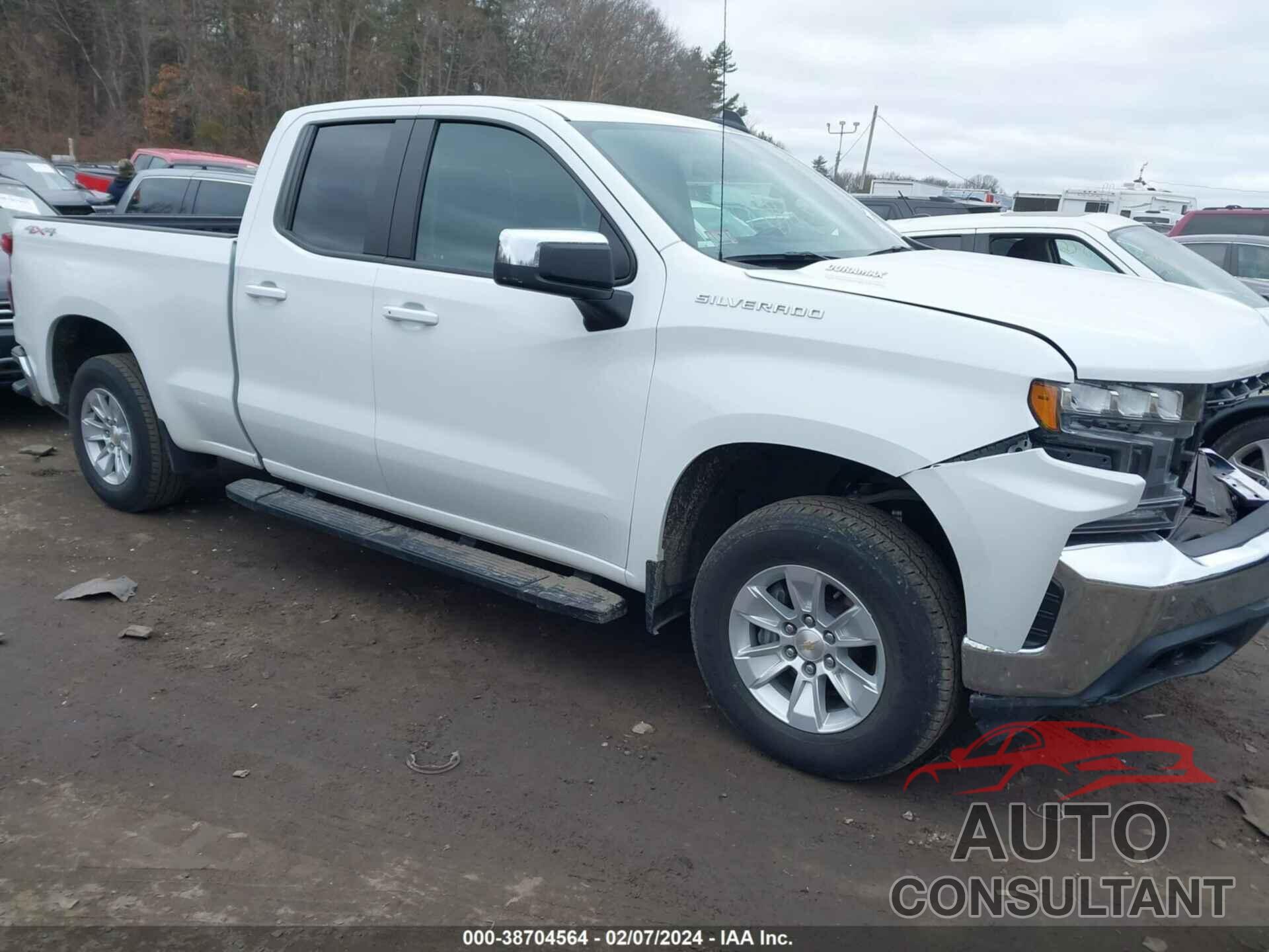 CHEVROLET SILVERADO 1500 2021 - 1GCVYDETXMZ121791