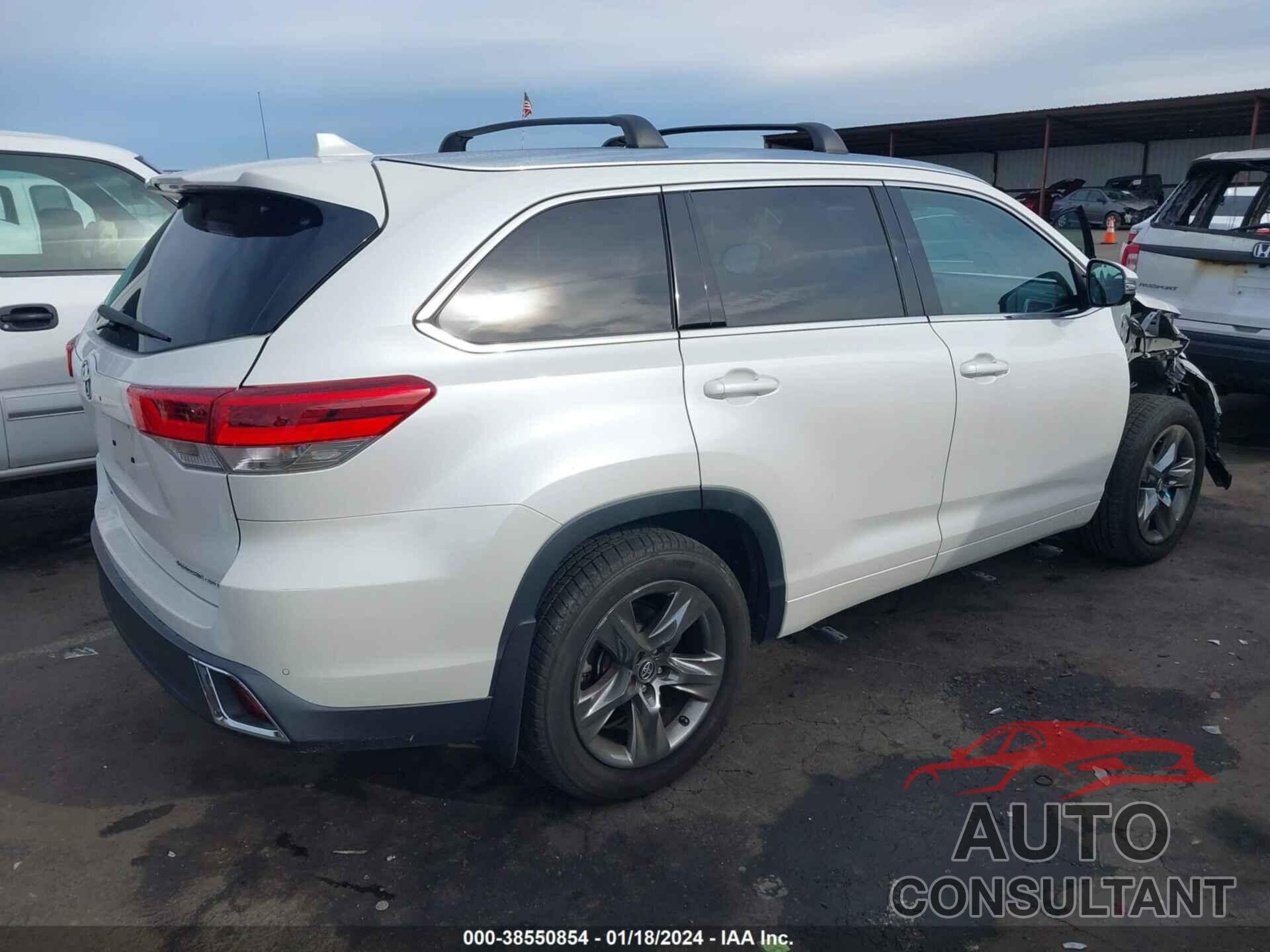 TOYOTA HIGHLANDER 2018 - 5TDDZRFH5JS893015