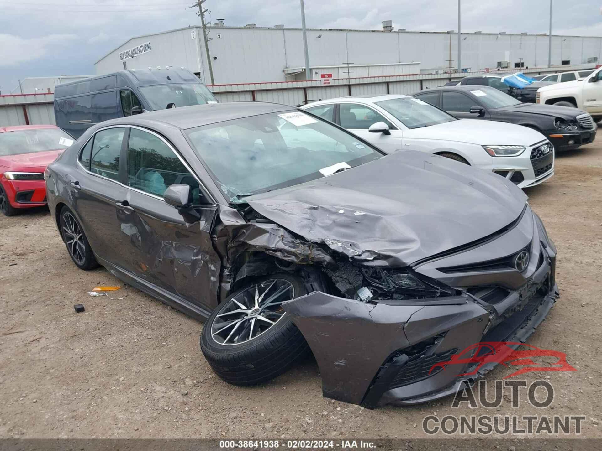 TOYOTA CAMRY 2022 - 4T1G11AK6NU629632