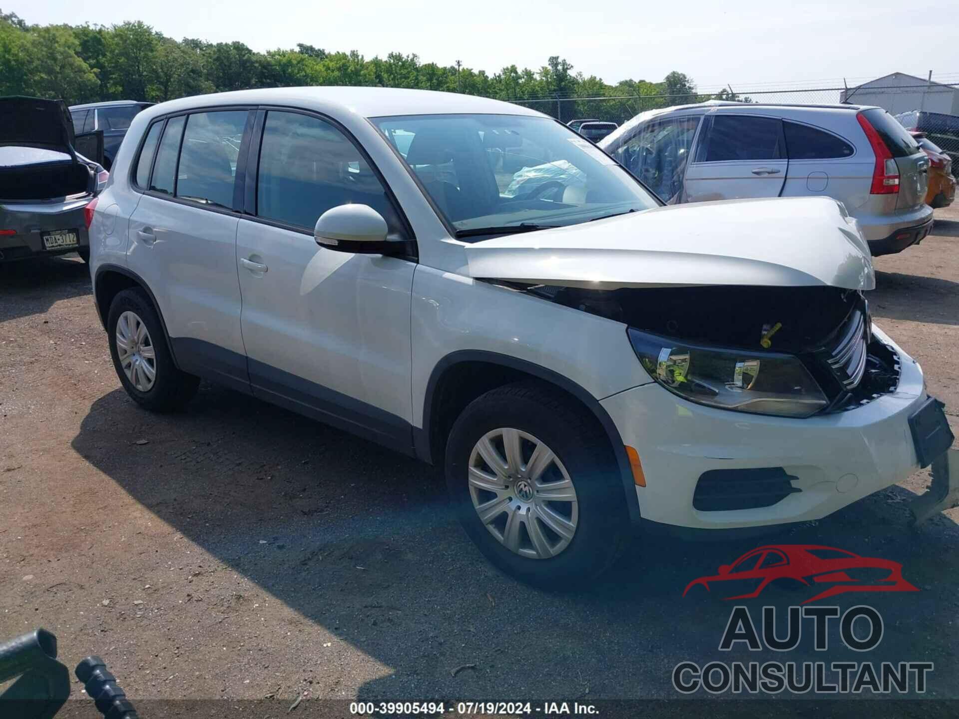 VOLKSWAGEN TIGUAN 2017 - WVGAV7AX6HK046468