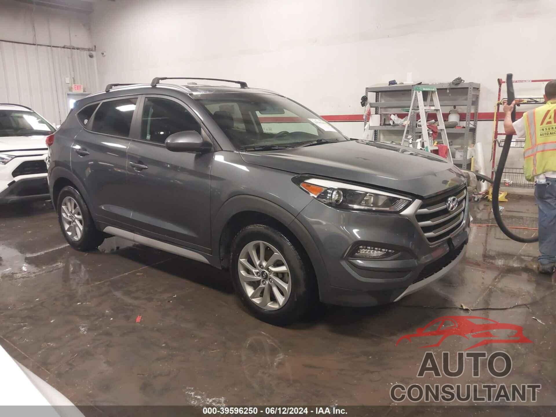 HYUNDAI TUCSON 2018 - KM8J3CA48JU826020