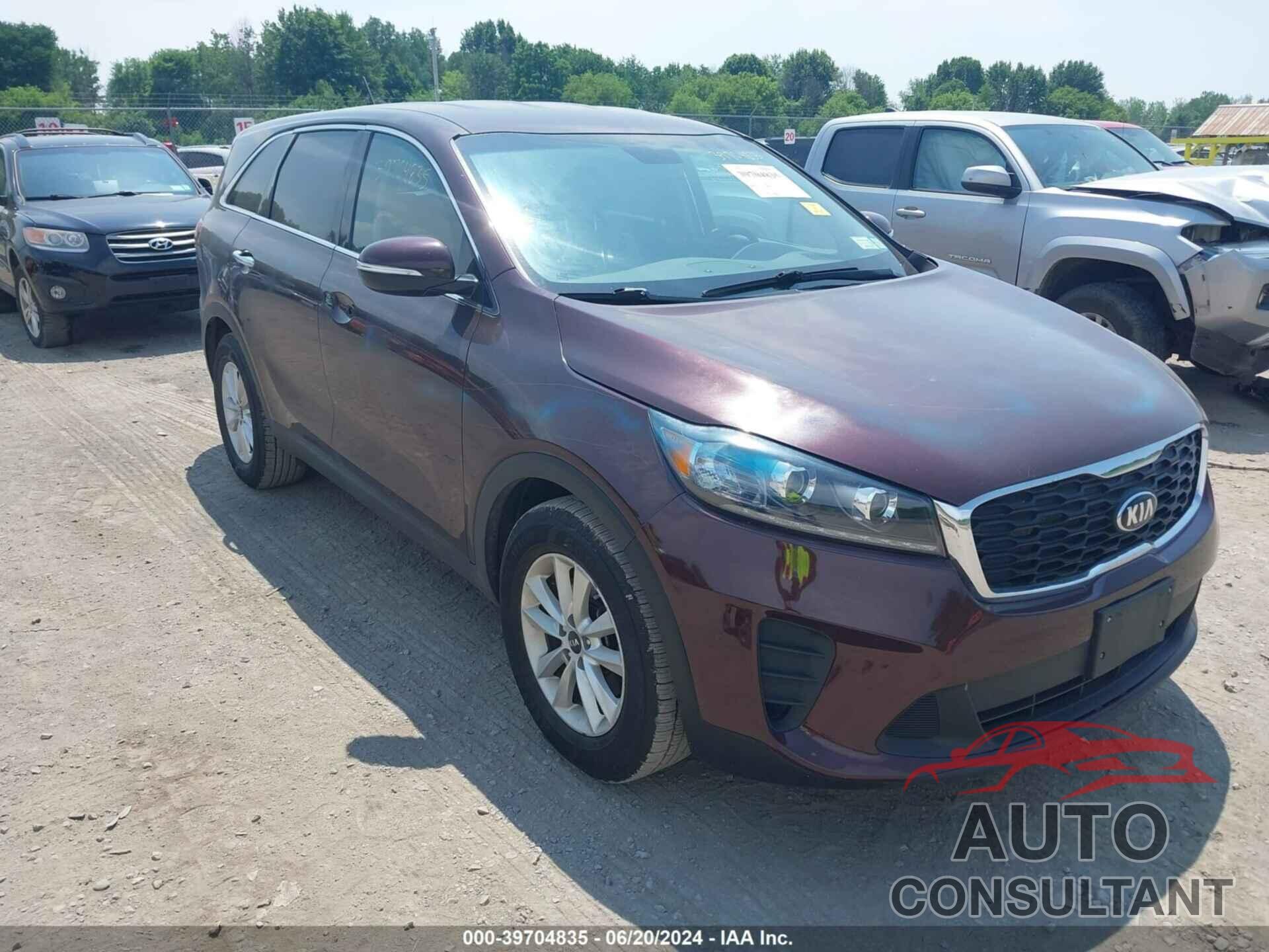 KIA SORENTO 2019 - 5XYPG4A56KG561182