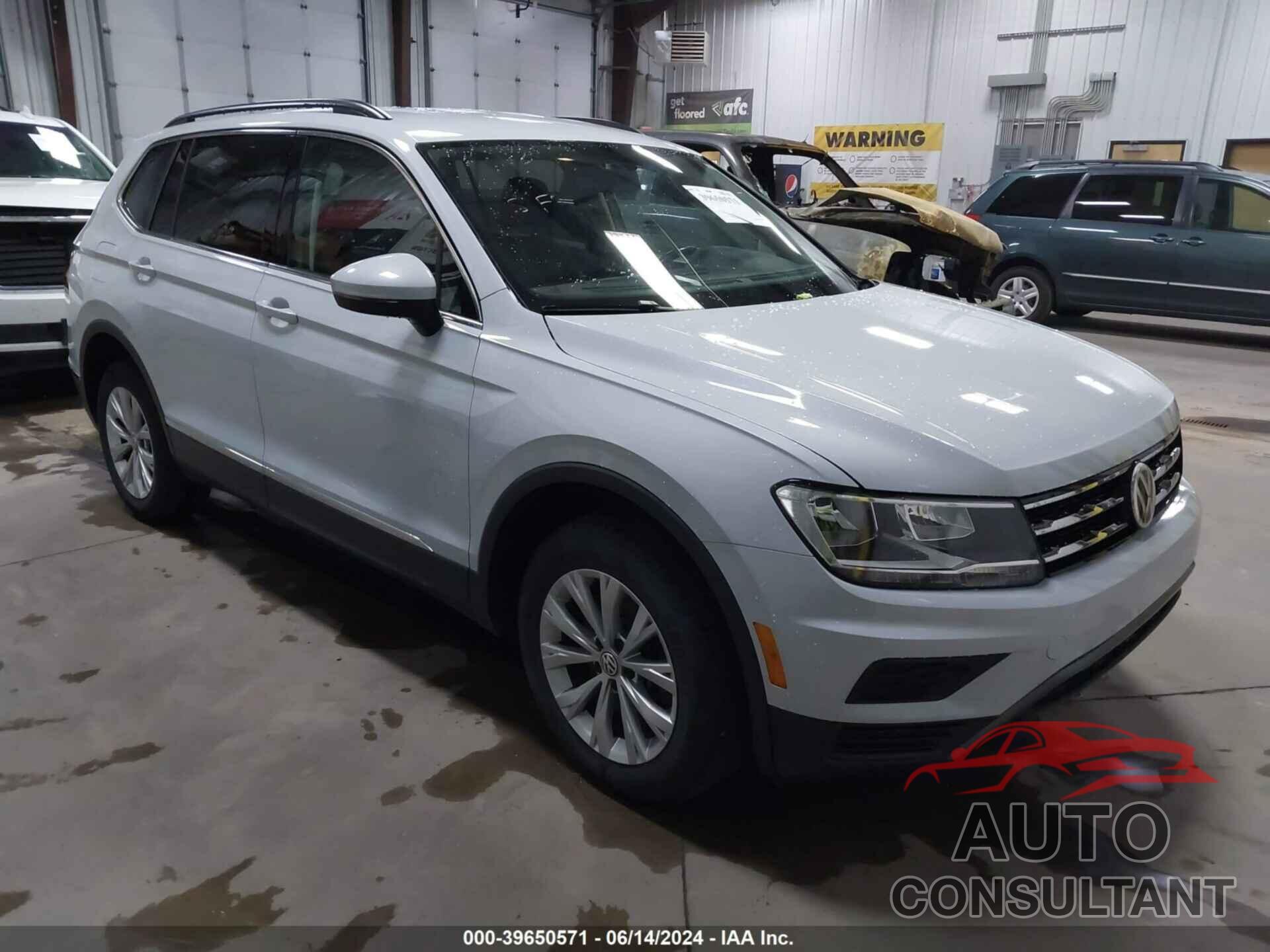 VOLKSWAGEN TIGUAN 2018 - 3VV3B7AX8JM078649