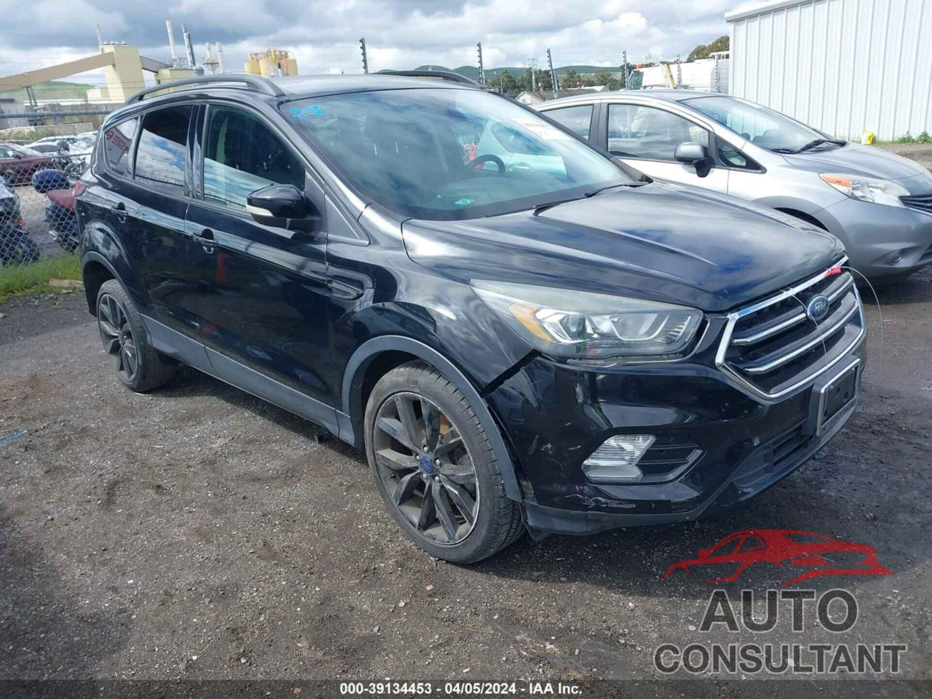 FORD ESCAPE 2017 - 1FMCU0J95HUB30015