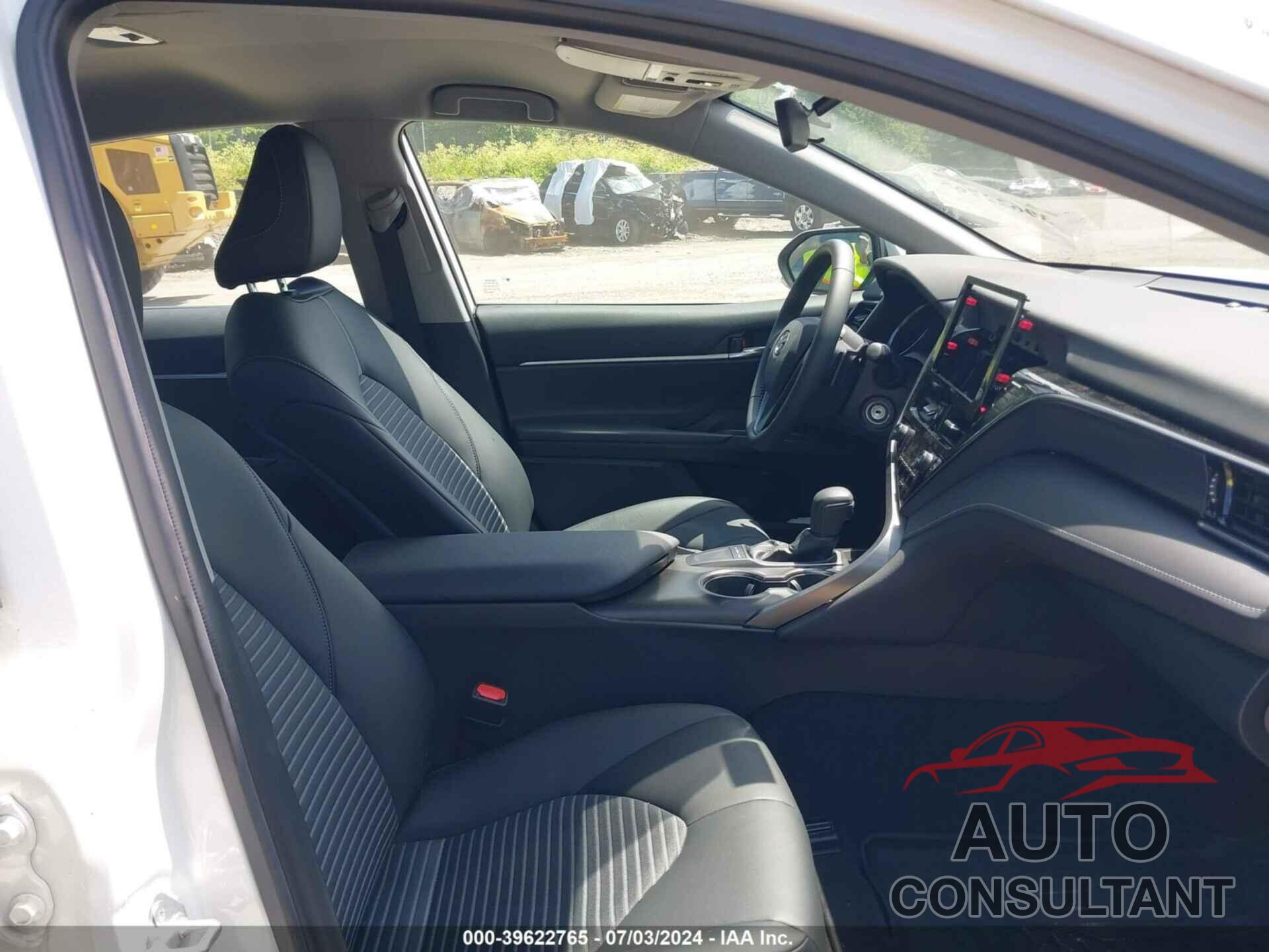 TOYOTA CAMRY 2022 - 4T1G11AK6NU037275