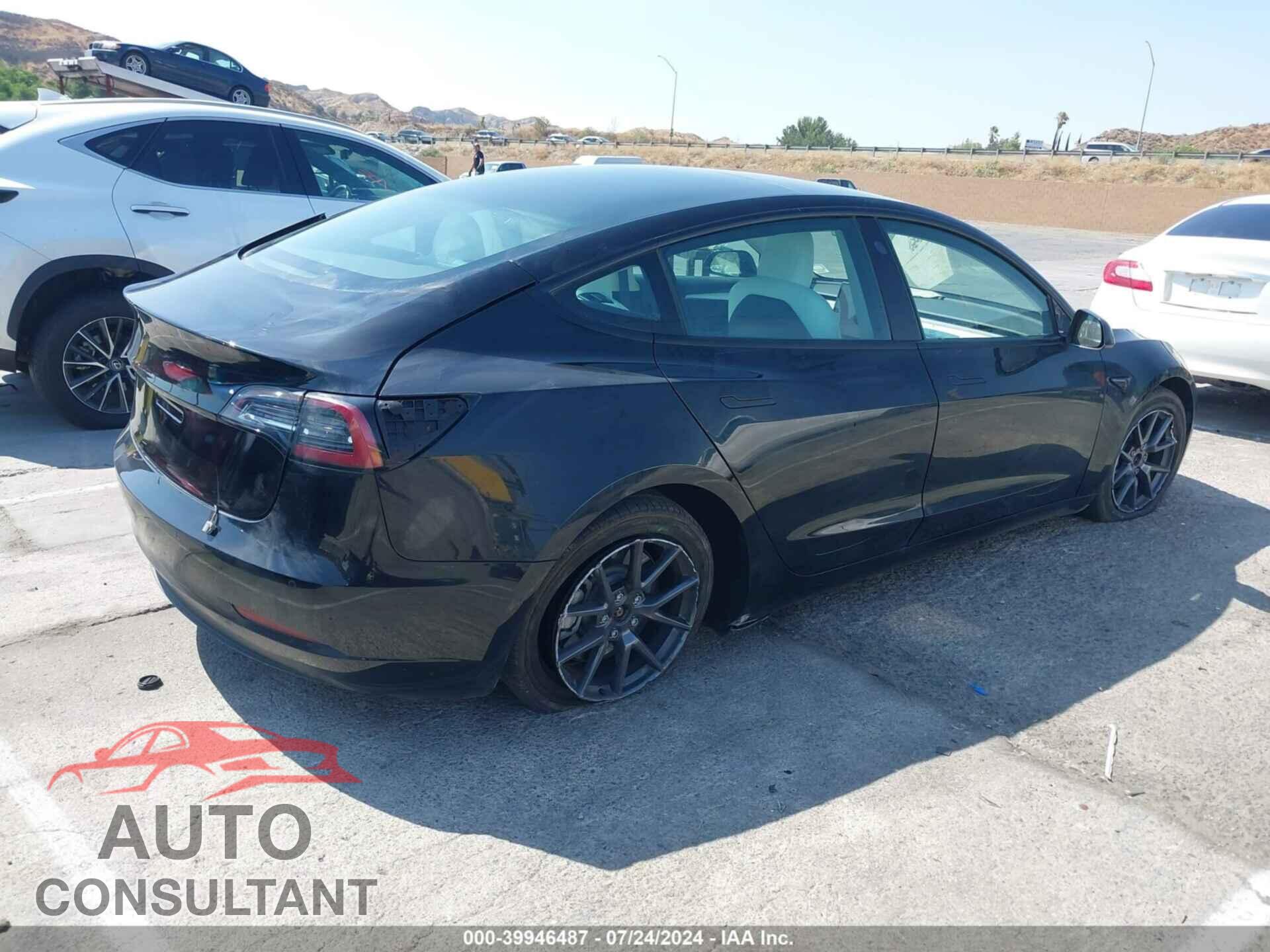 TESLA MODEL 3 2022 - 5YJ3E1EA8NF373933