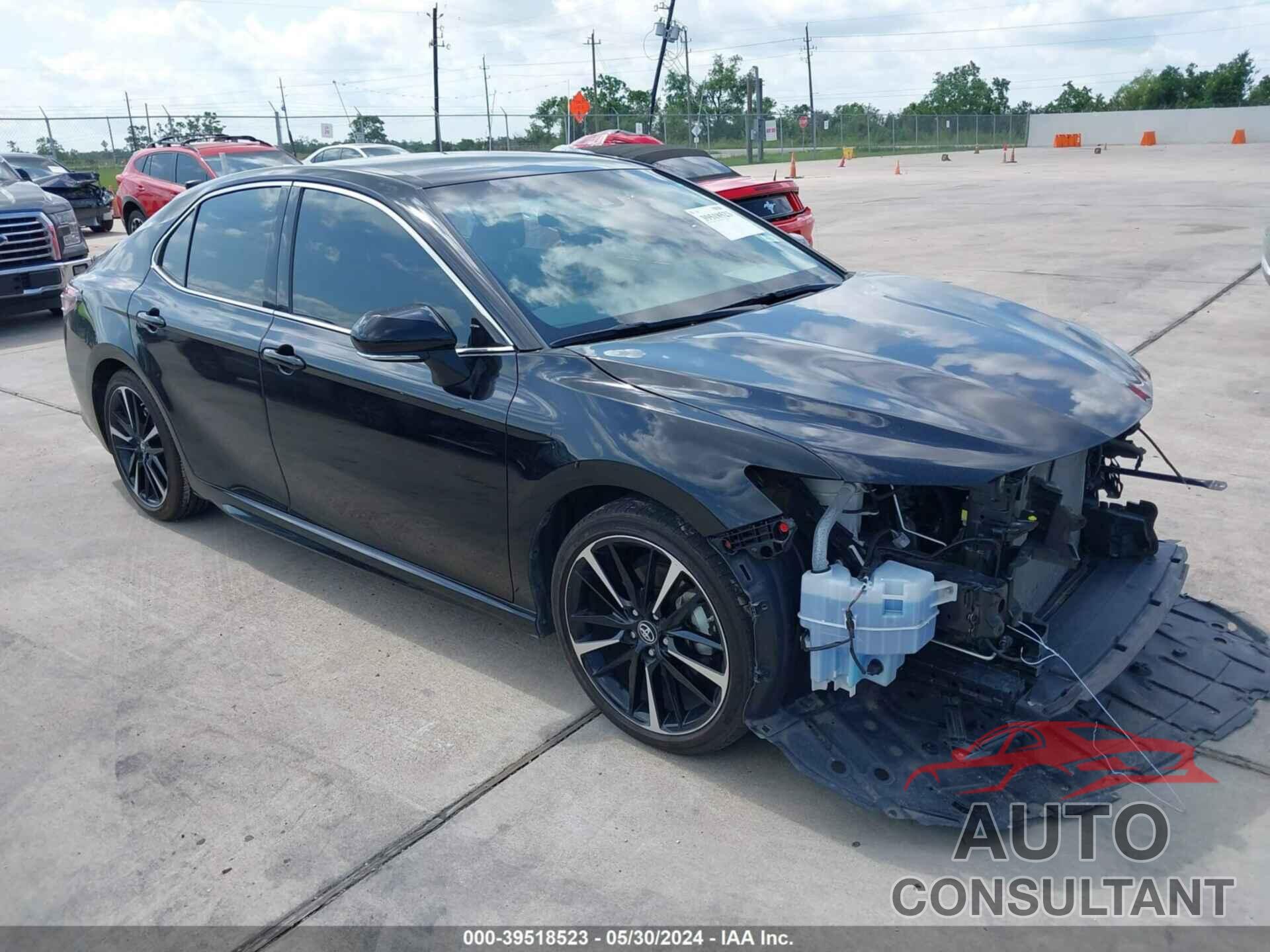 TOYOTA CAMRY 2018 - 4T1B61HK9JU038772