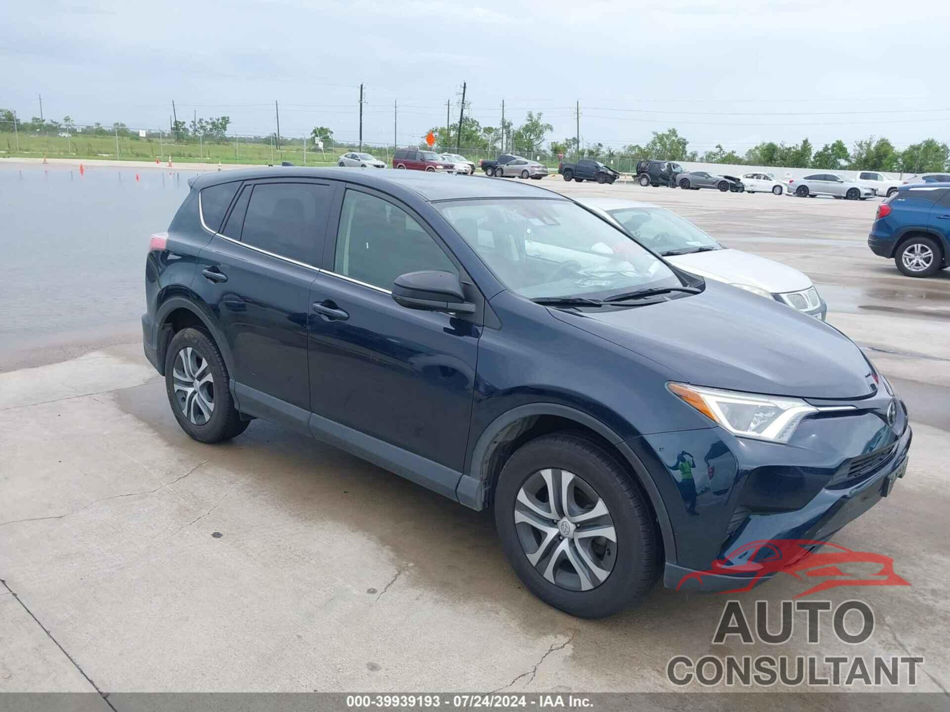 TOYOTA RAV4 2017 - JTMBFREV5HJ172840