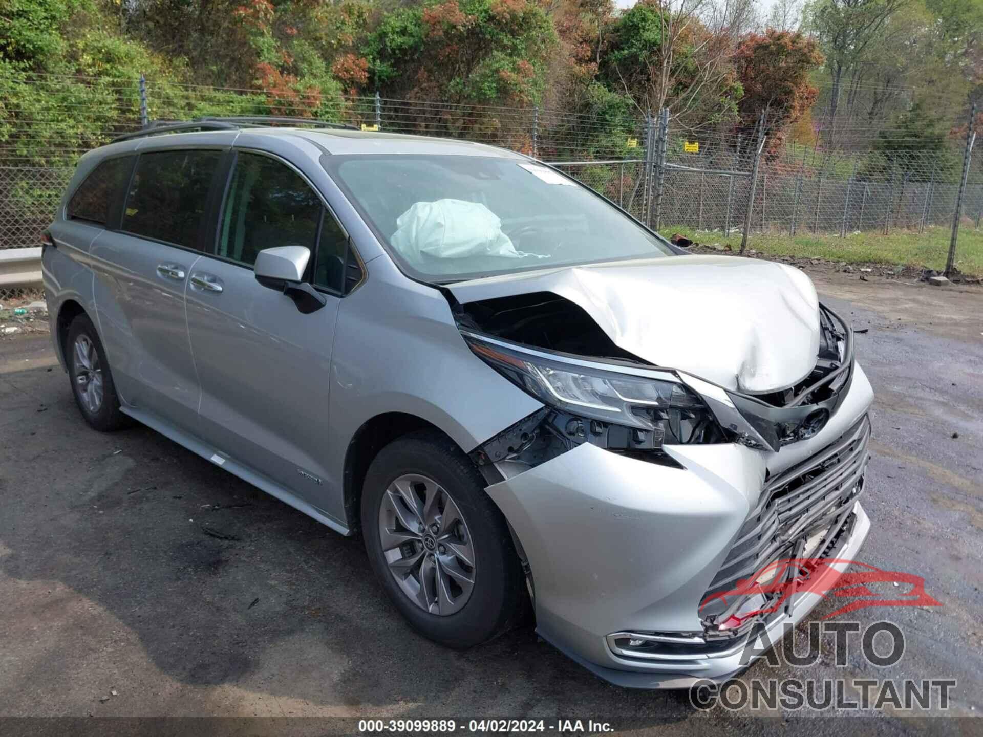 TOYOTA SIENNA 2021 - 5TDJRKEC6MS056293