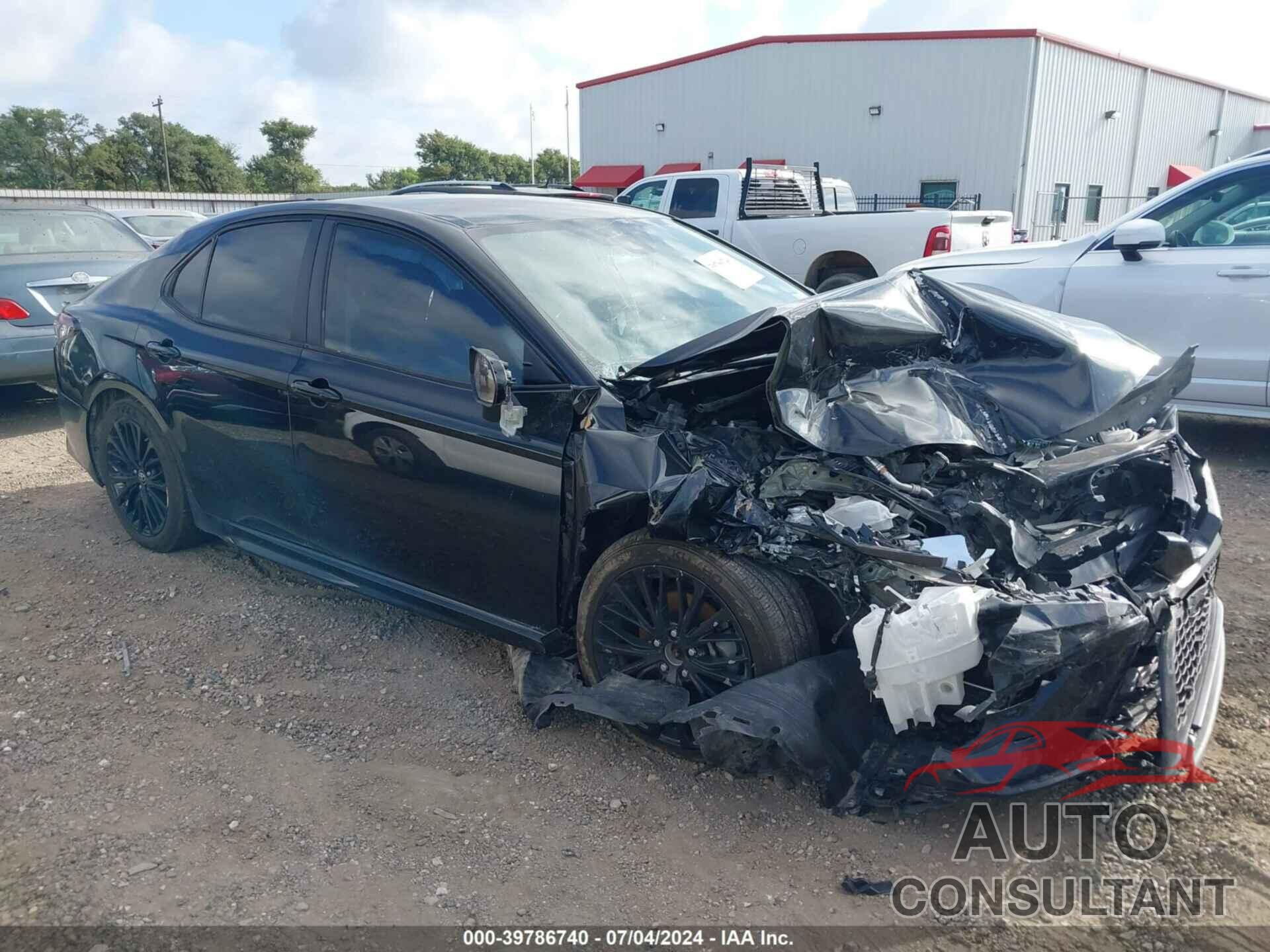 TOYOTA CAMRY 2022 - 4T1T11BK0NU051248