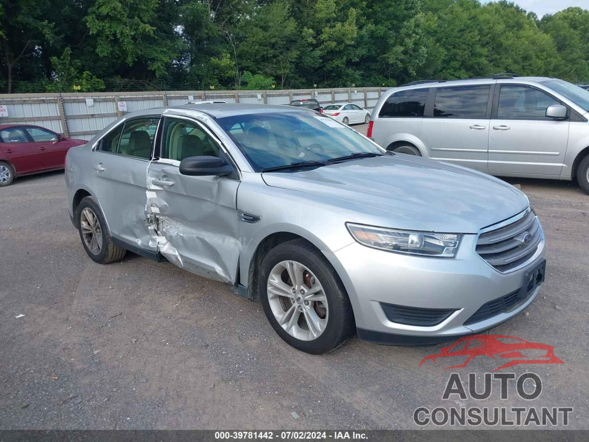 FORD TAURUS 2018 - 1FAHP2D86JG105652