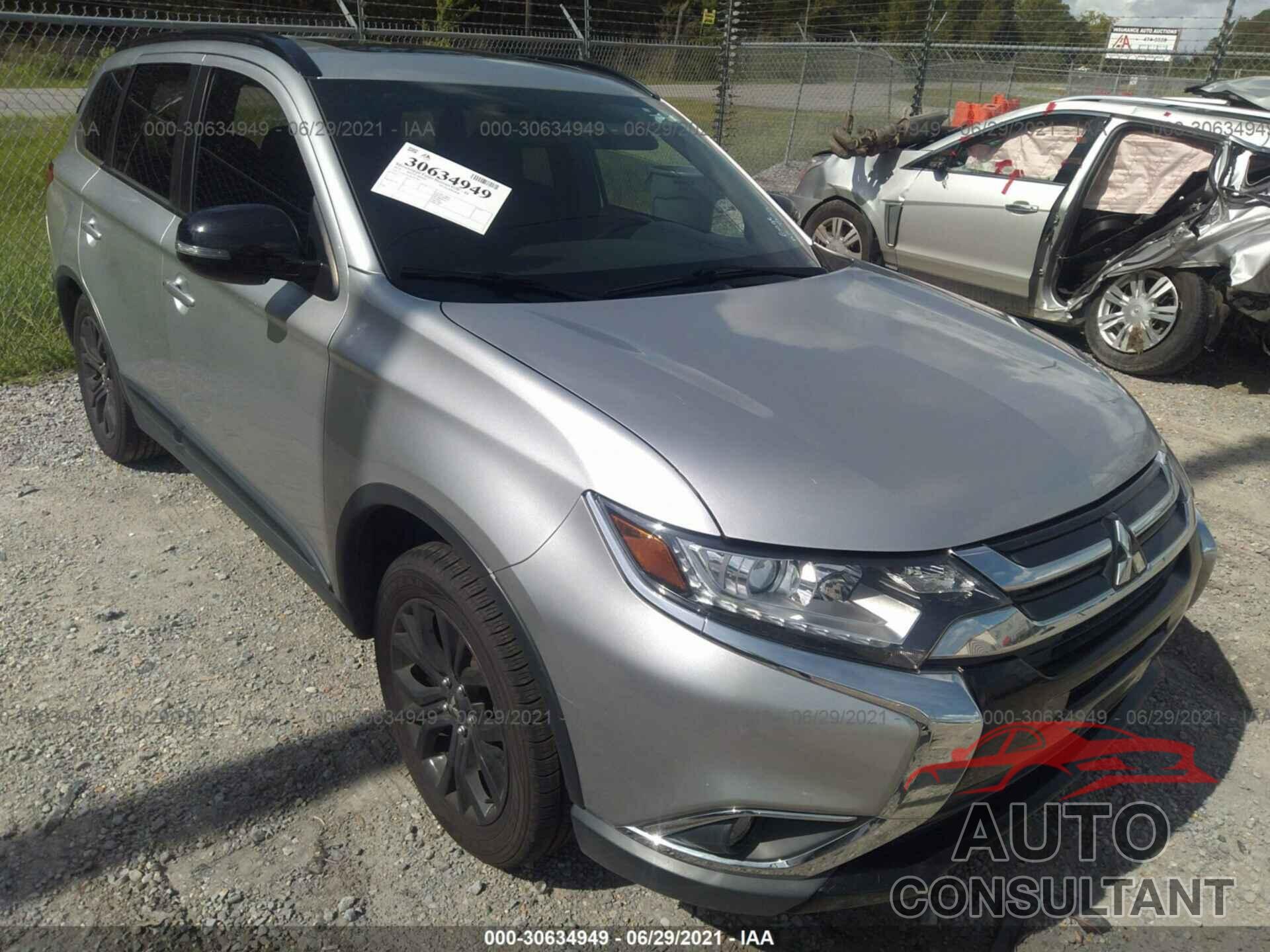 MITSUBISHI OUTLANDER 2018 - JA4AD3A36JZ019632