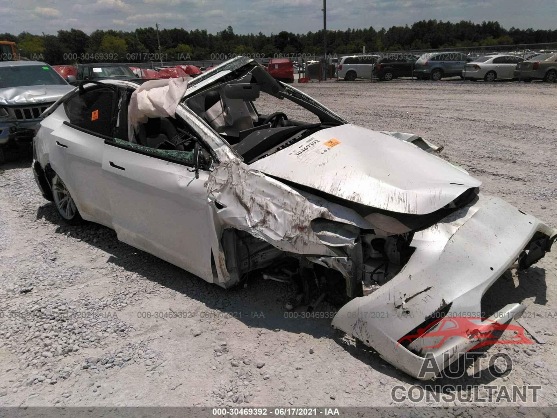 TESLA MODEL Y 2021 - 5YJYGDEE9MF124883