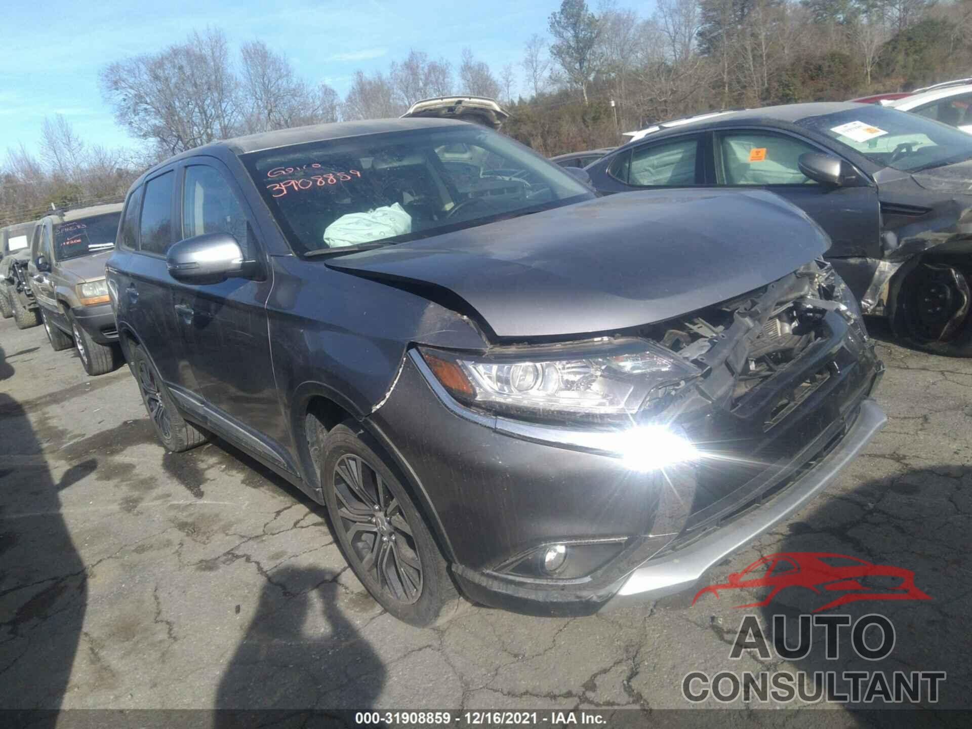 MITSUBISHI OUTLANDER 2018 - JA4AD3A33JJ000843