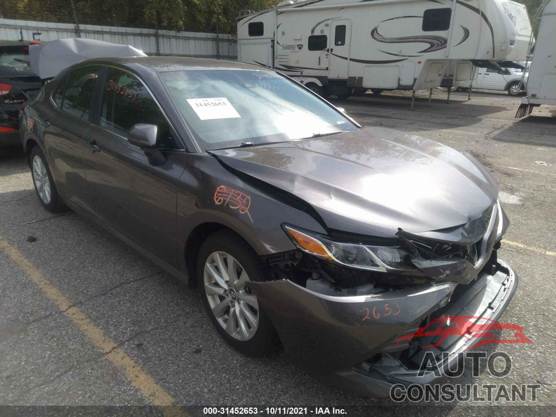 TOYOTA CAMRY 2018 - 4T1B11HK3JU522645