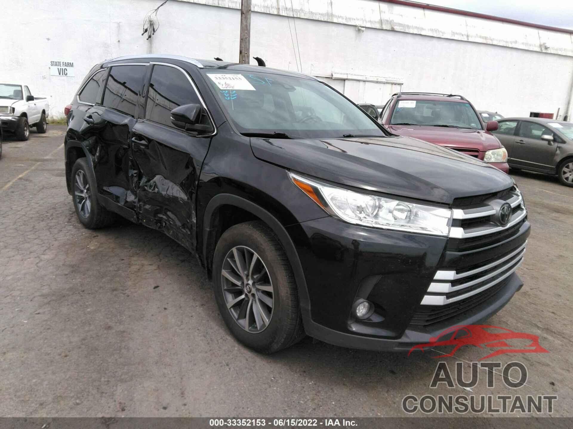 TOYOTA HIGHLANDER 2018 - 5TDJZRFH8JS562447