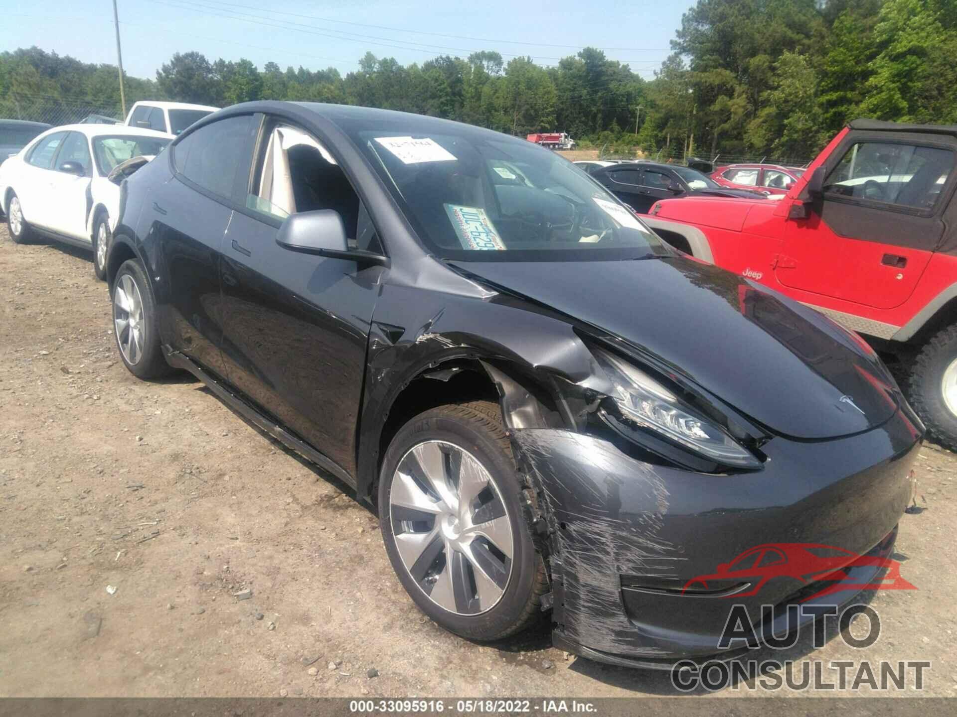 TESLA MODEL Y 2021 - 5YJYGDEE8MF138337