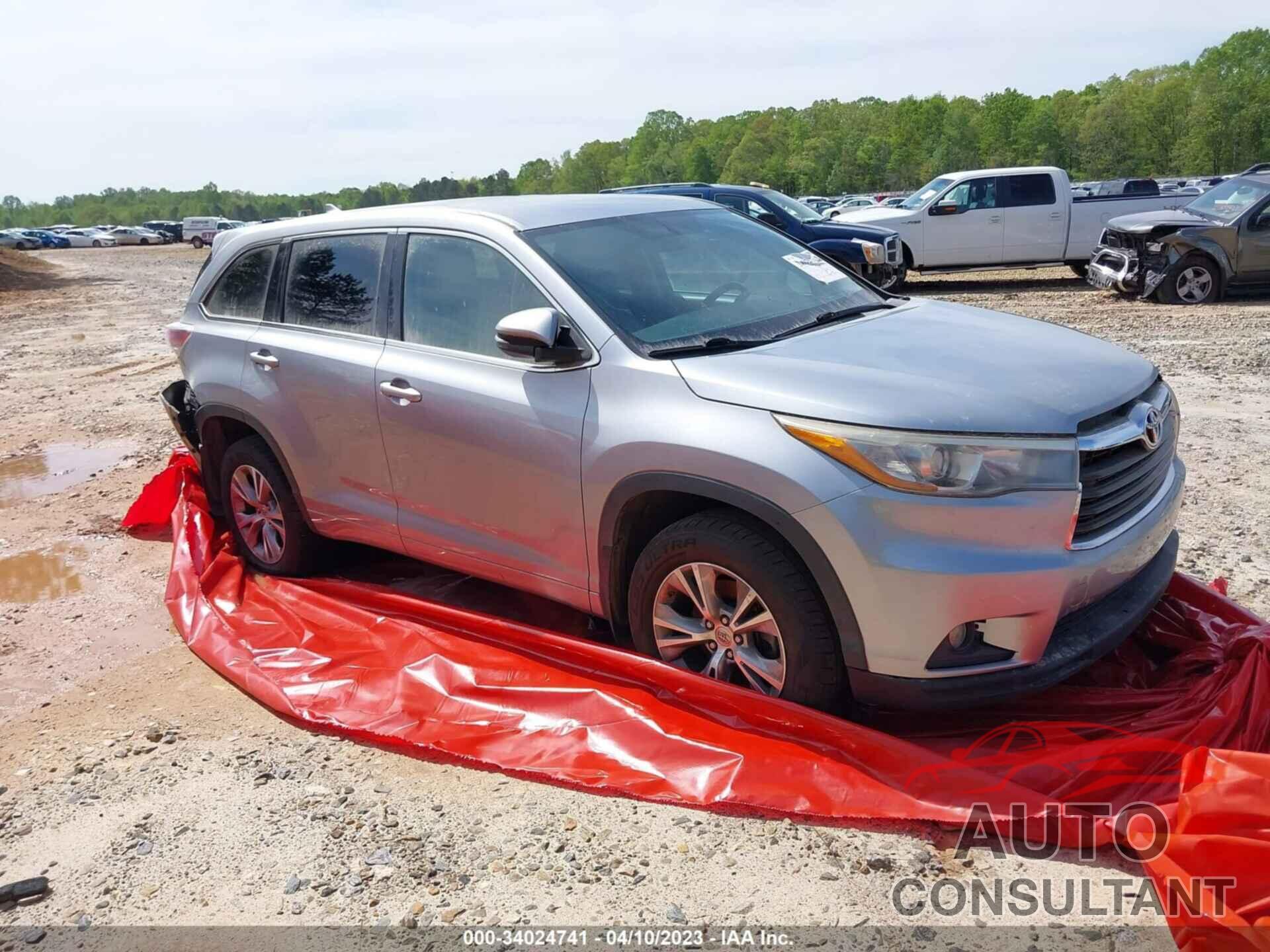 TOYOTA HIGHLANDER 2015 - 5TDBKRFH4FS155368