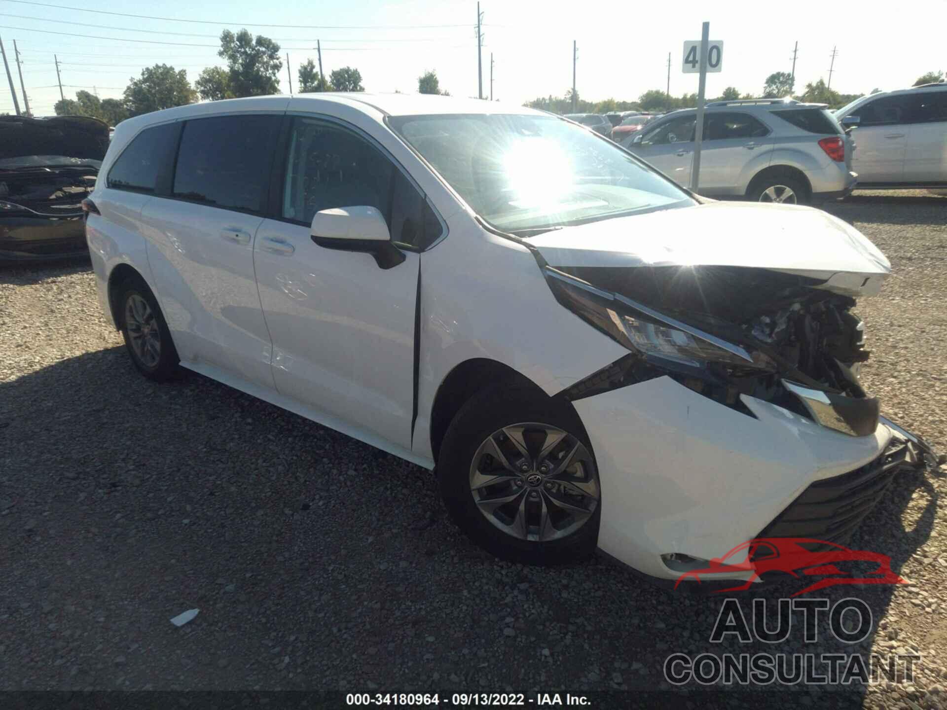 TOYOTA SIENNA 2022 - 5TDKRKEC4NS077021