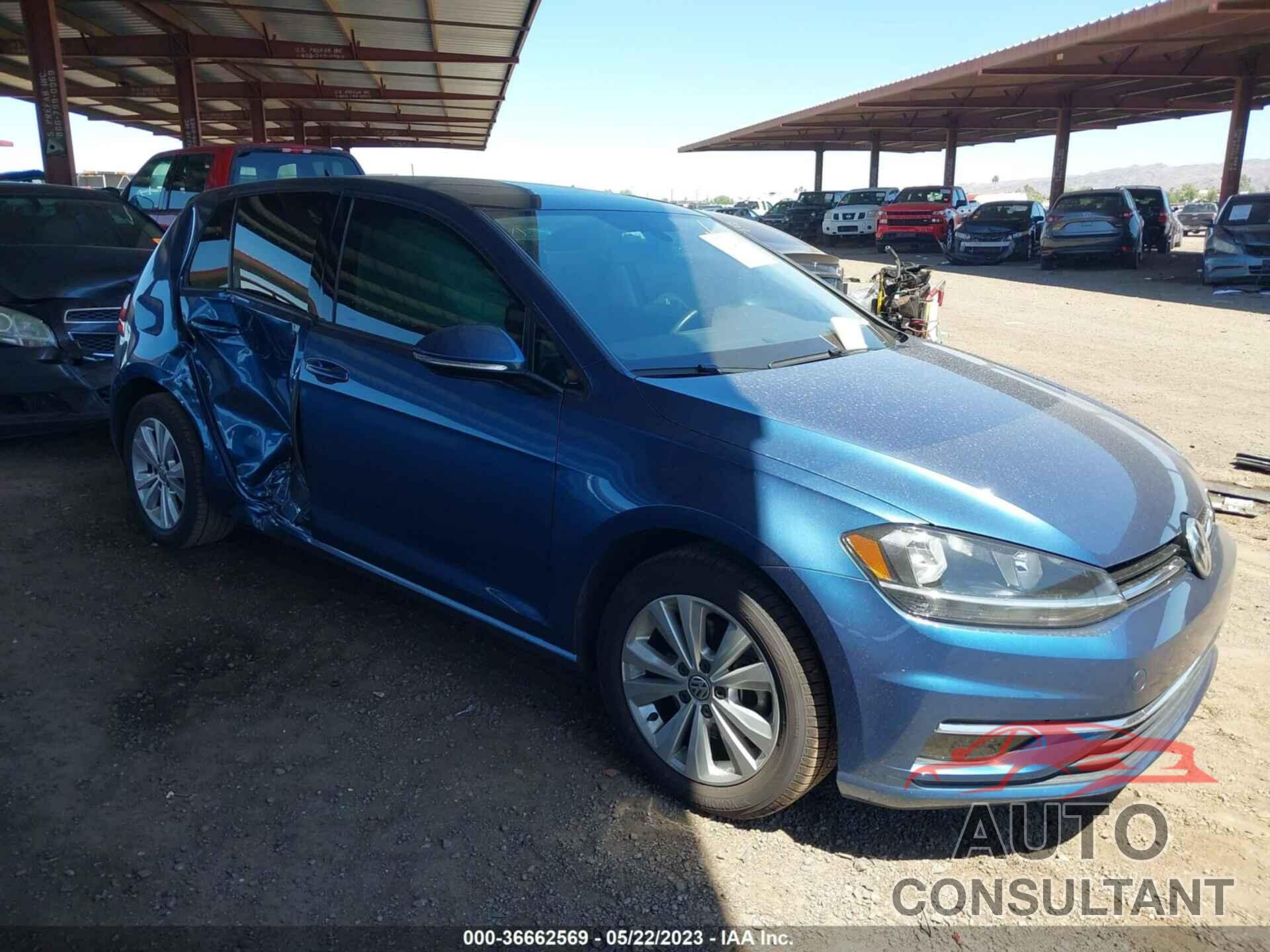 VOLKSWAGEN GOLF 2018 - 3VWG17AU0JM251036