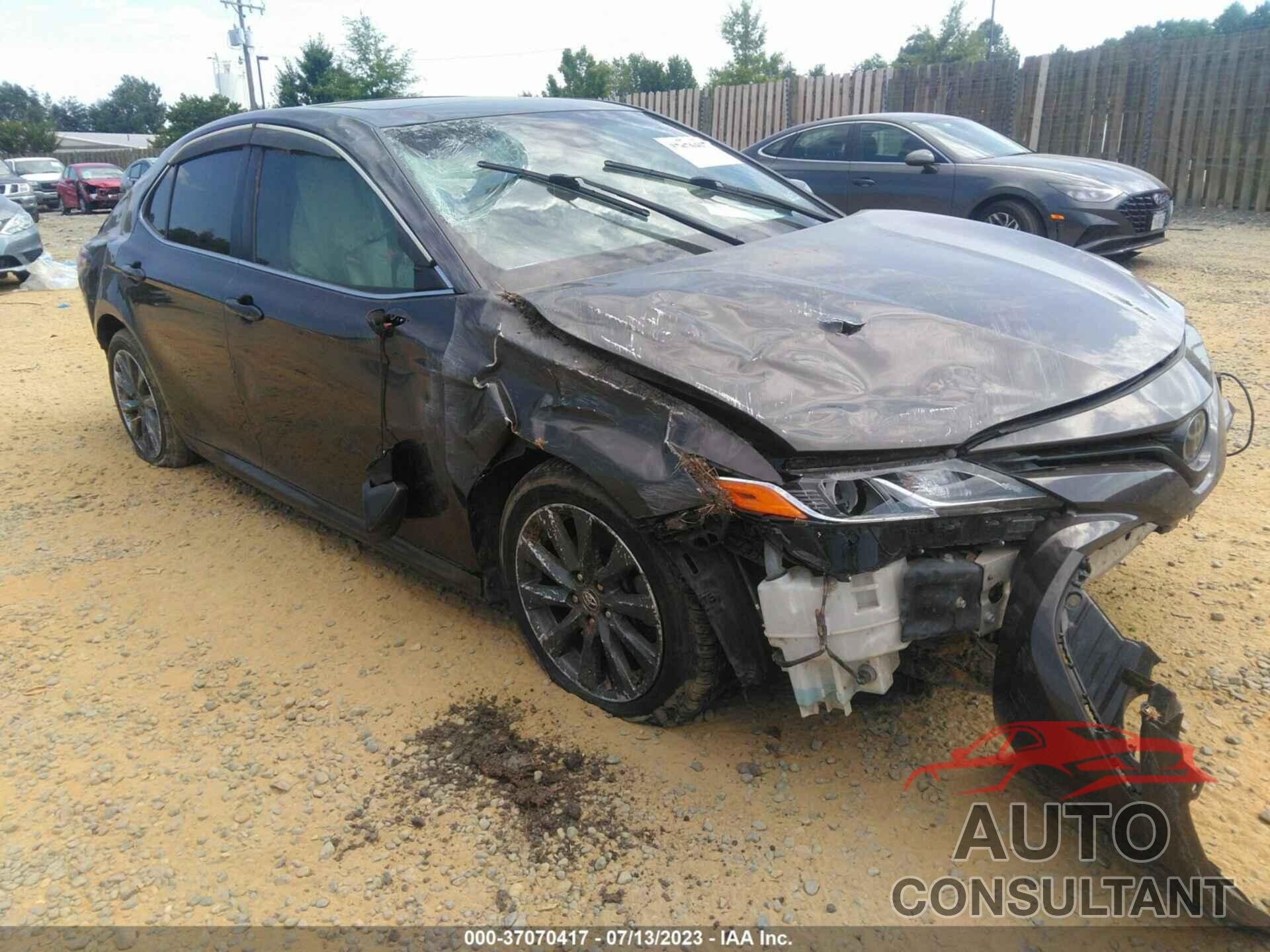 TOYOTA CAMRY 2018 - JTNB11HK8J3001118