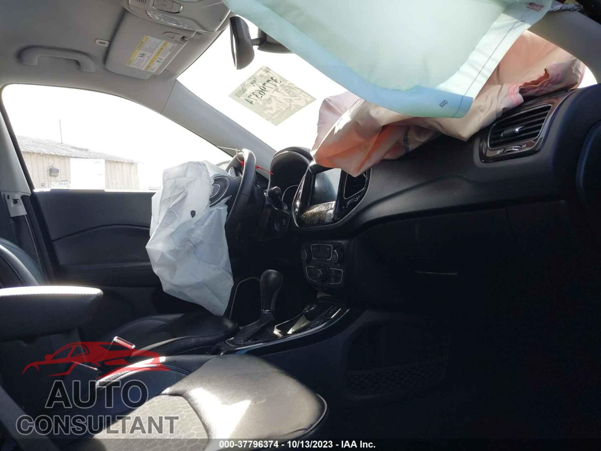 JEEP COMPASS 2019 - 3C4NJDBB8KT595646