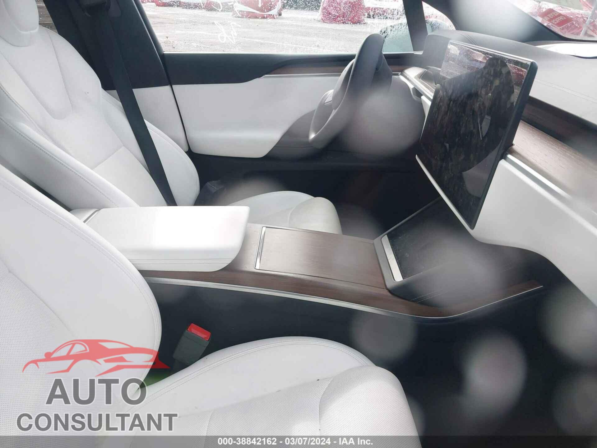 TESLA MODEL X 2022 - 7SAXCBE54NF351852