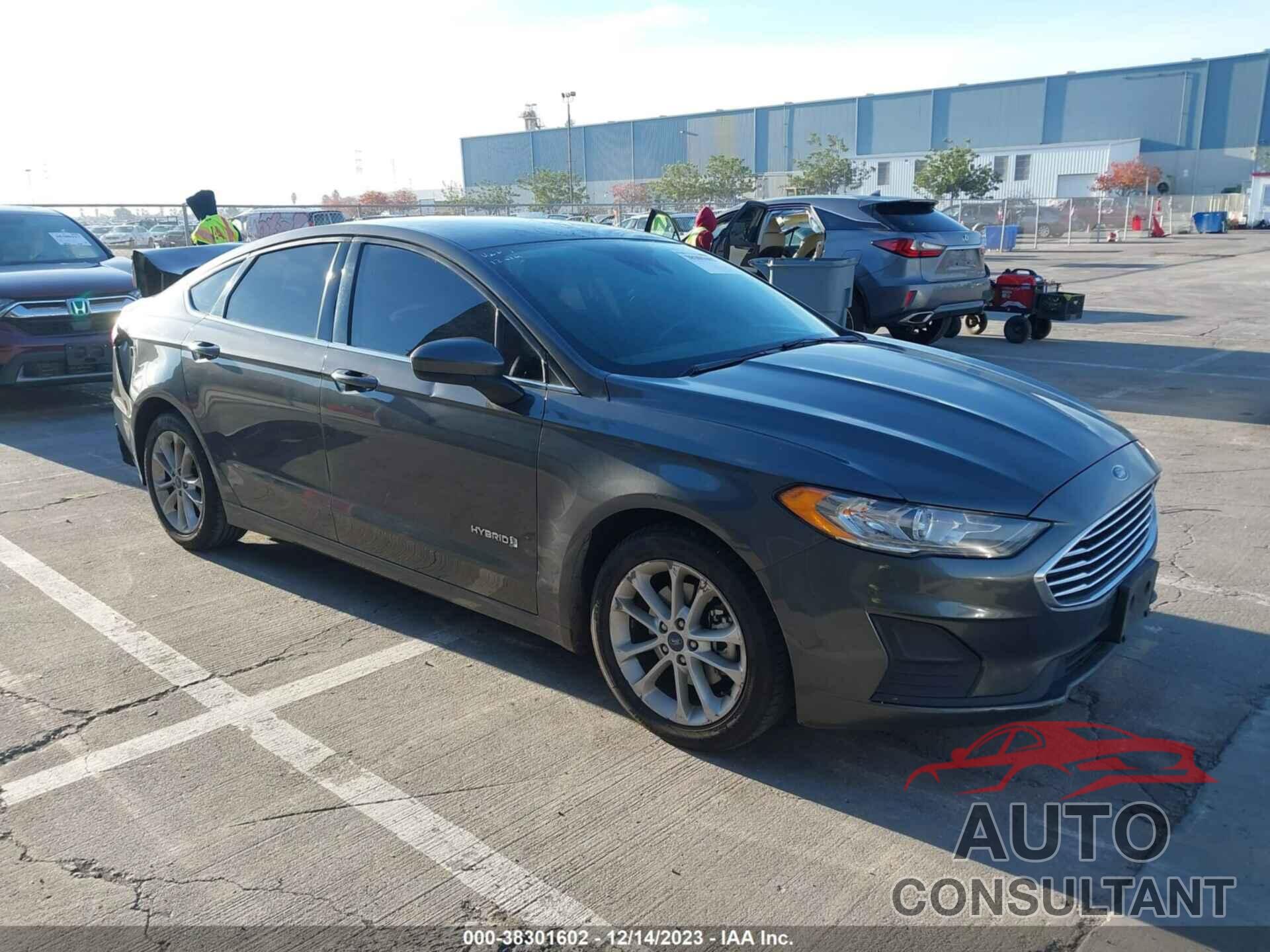 FORD FUSION HYBRID 2019 - 3FA6P0LU6KR261548