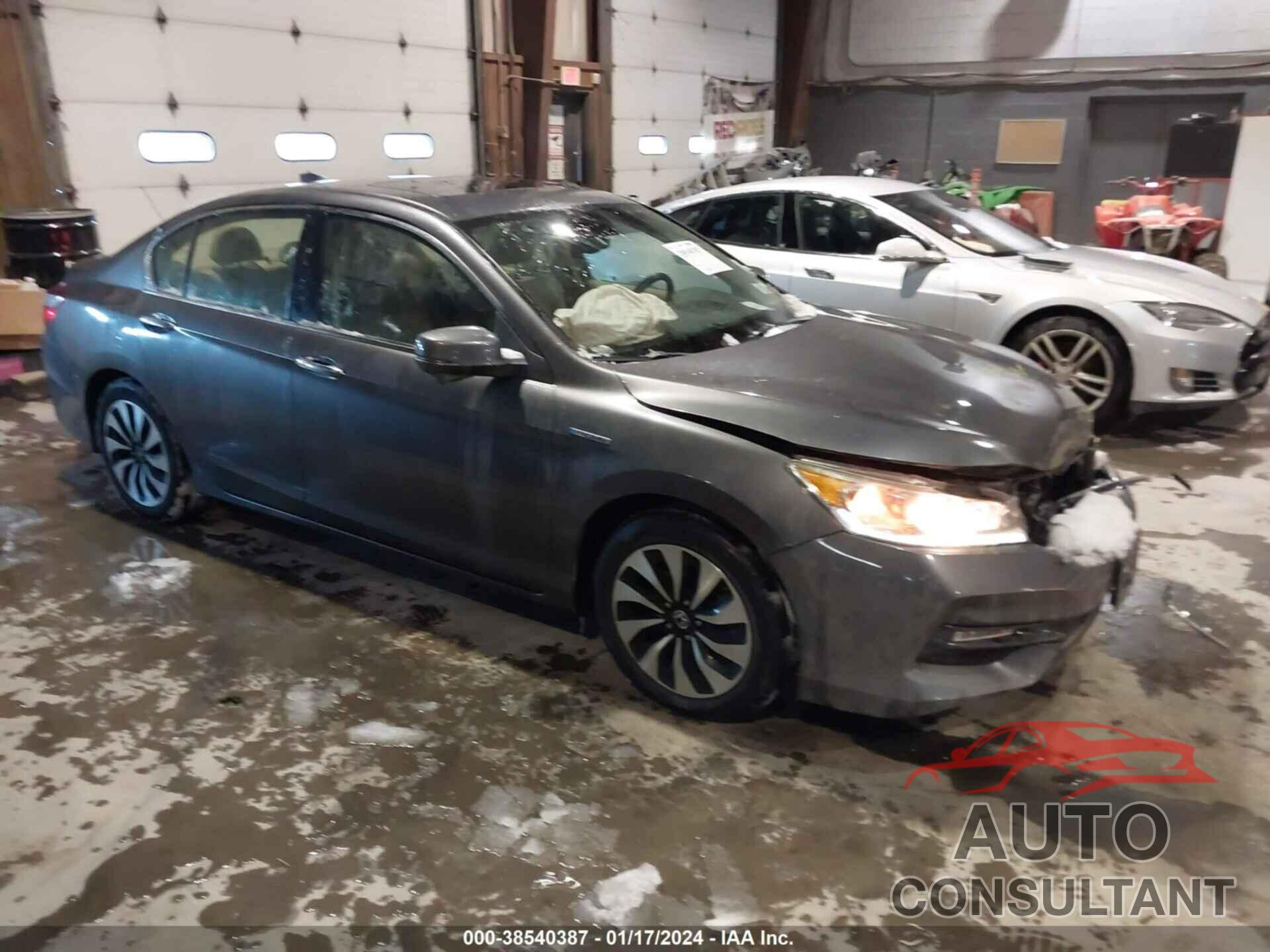 HONDA ACCORD 2017 - JHMCR6F59HC016618