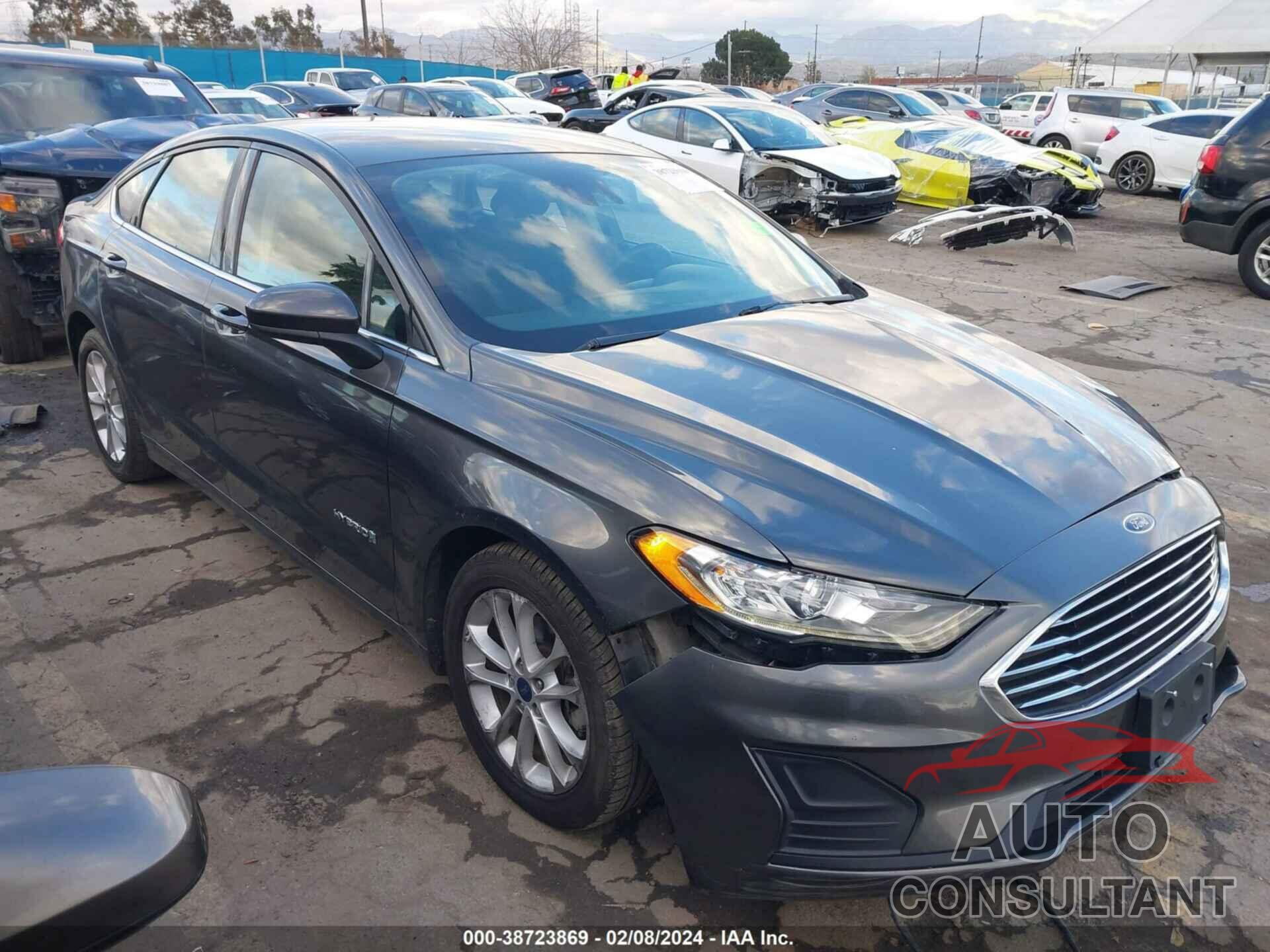 FORD FUSION HYBRID 2019 - 3FA6P0LU5KR272119