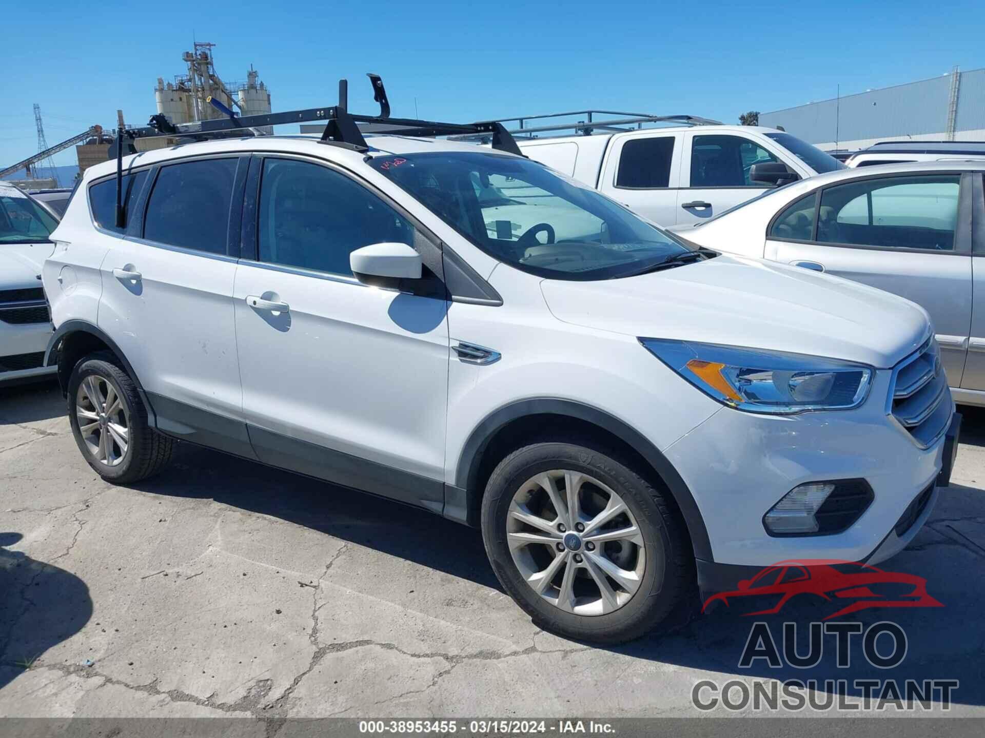 FORD ESCAPE 2019 - 1FMCU0GD1KUB32900