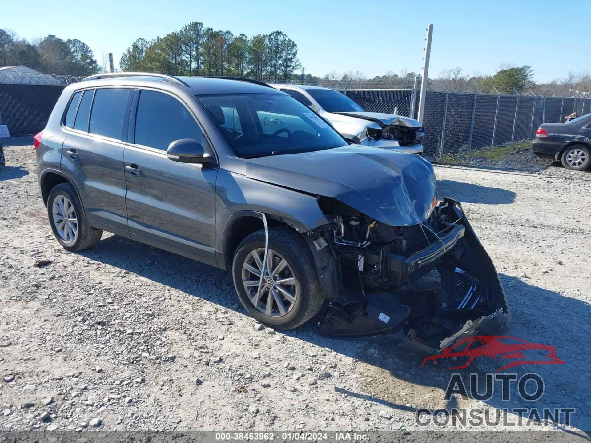 VOLKSWAGEN TIGUAN 2017 - WVGAV7AX3HK047254