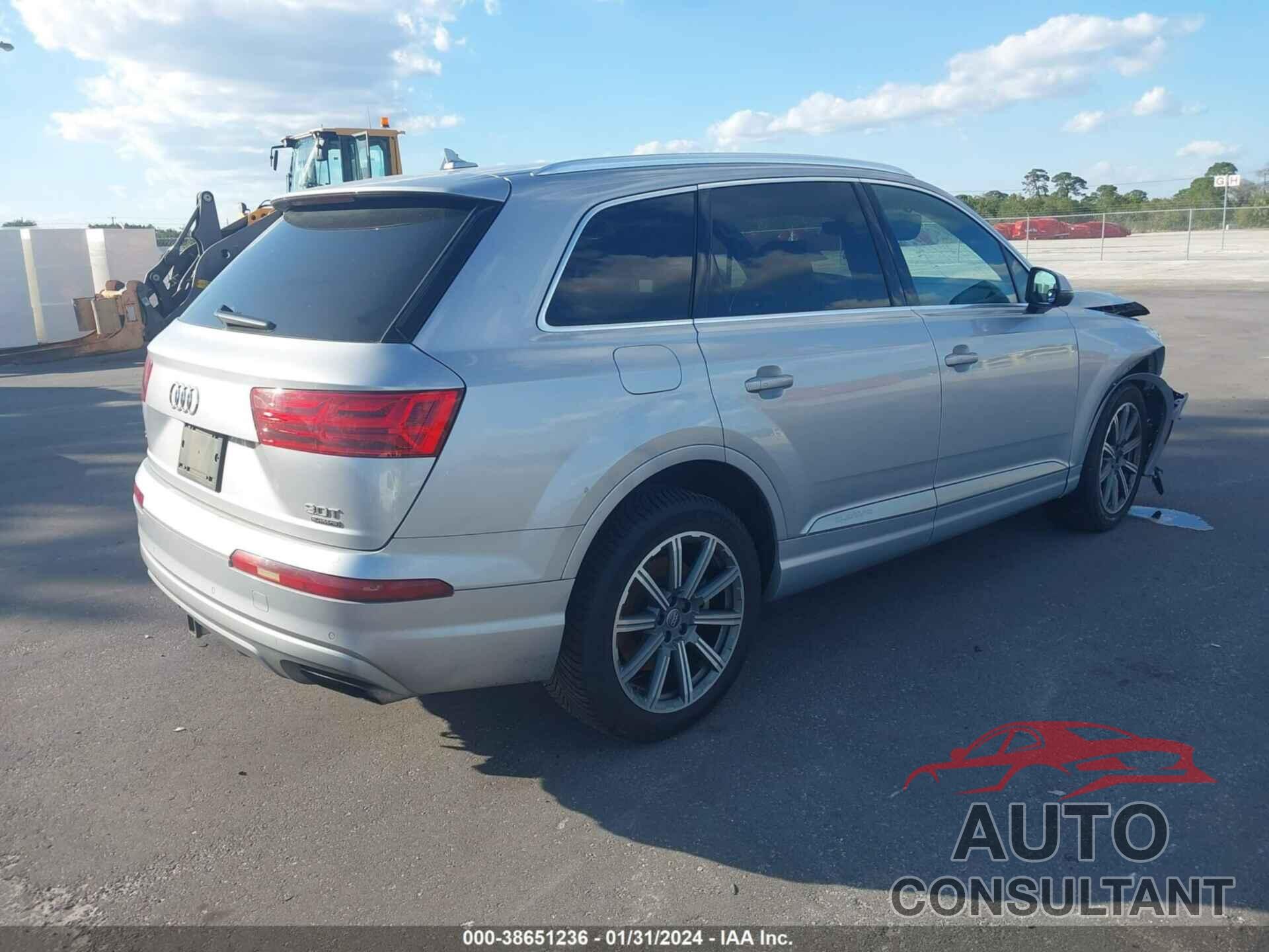 AUDI Q7 2018 - WA1LAAF71JD036210