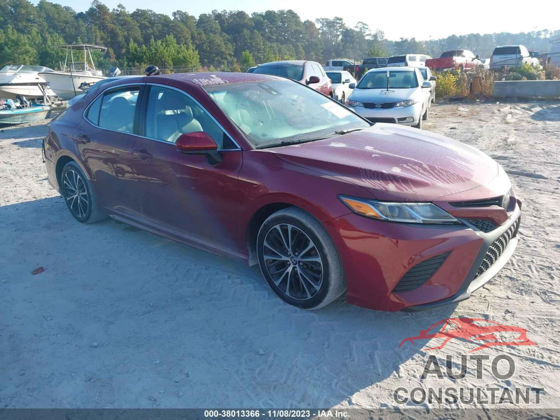 TOYOTA CAMRY 2018 - 4T1B11HK1JU536446