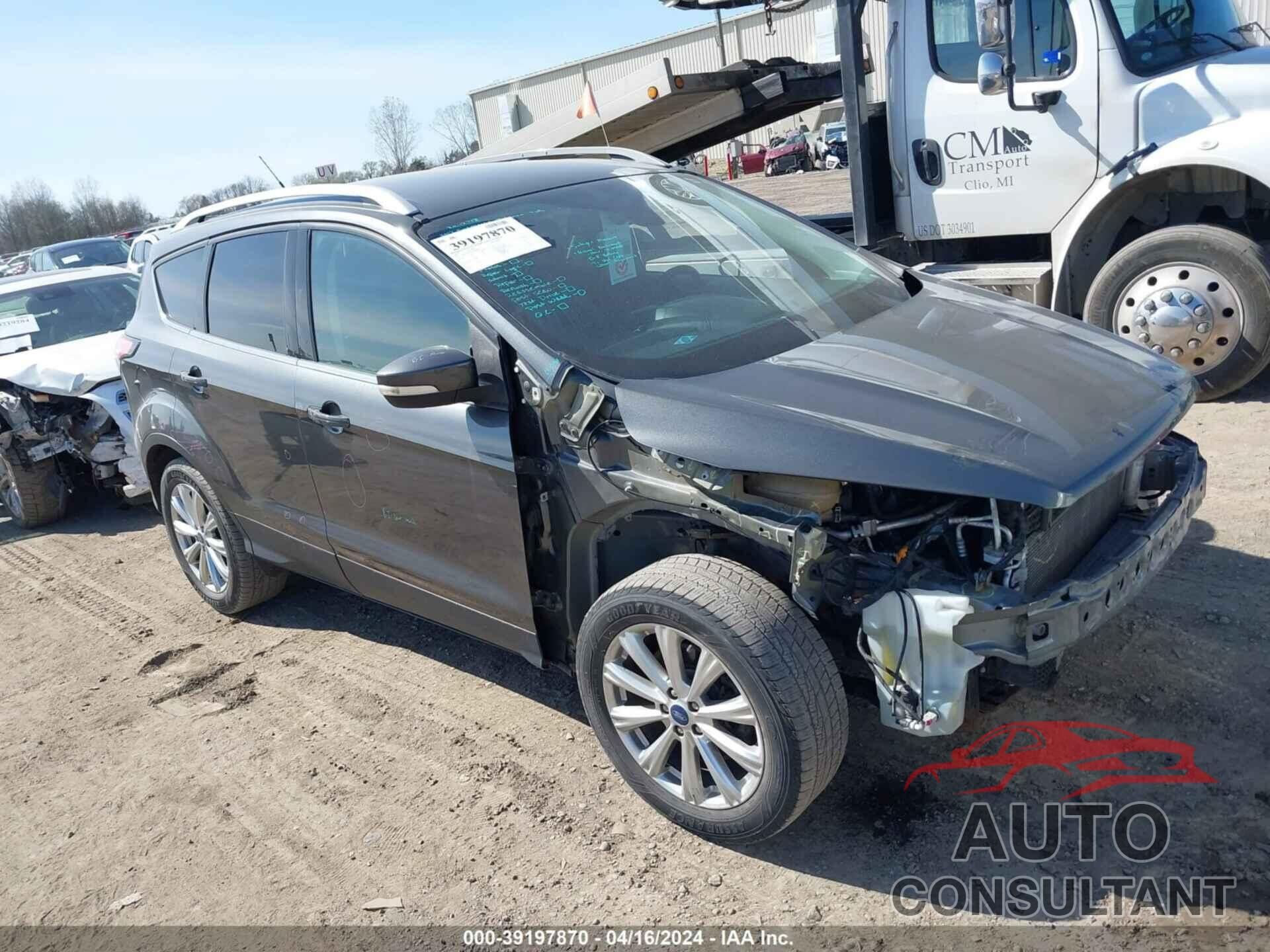 FORD ESCAPE 2017 - 1FMCU9J99HUA63844