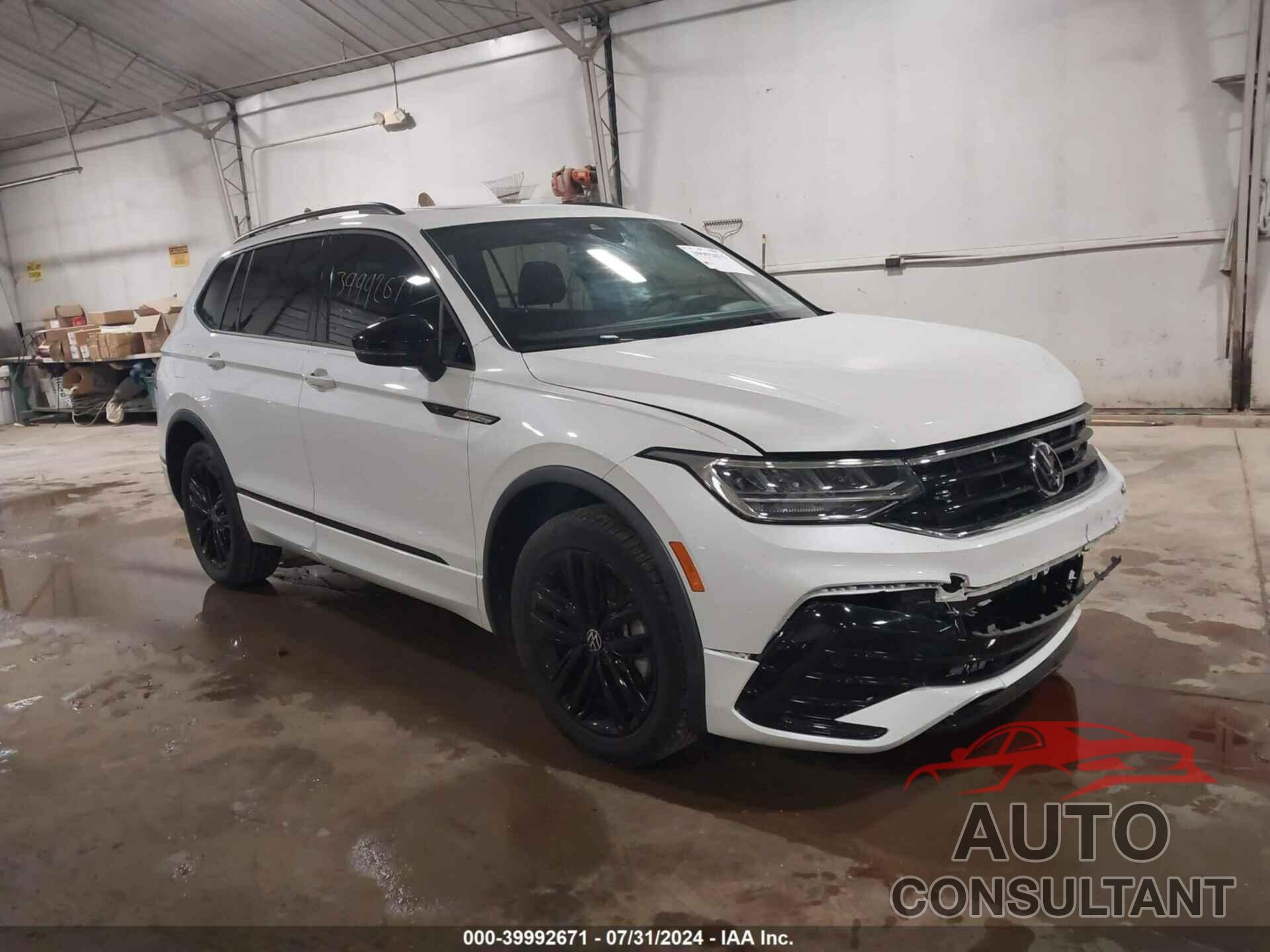 VOLKSWAGEN TIGUAN 2022 - 3VV8B7AX3NM134315