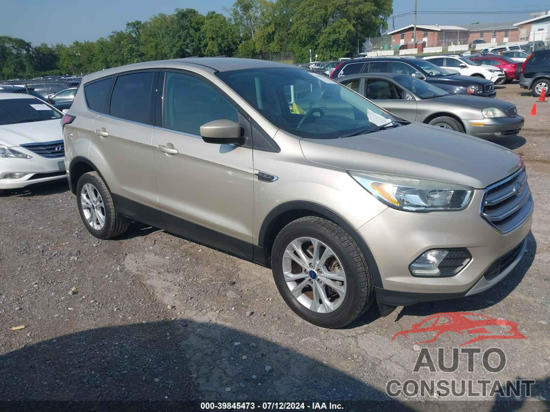 FORD ESCAPE 2017 - 1FMCU0GD7HUC72605