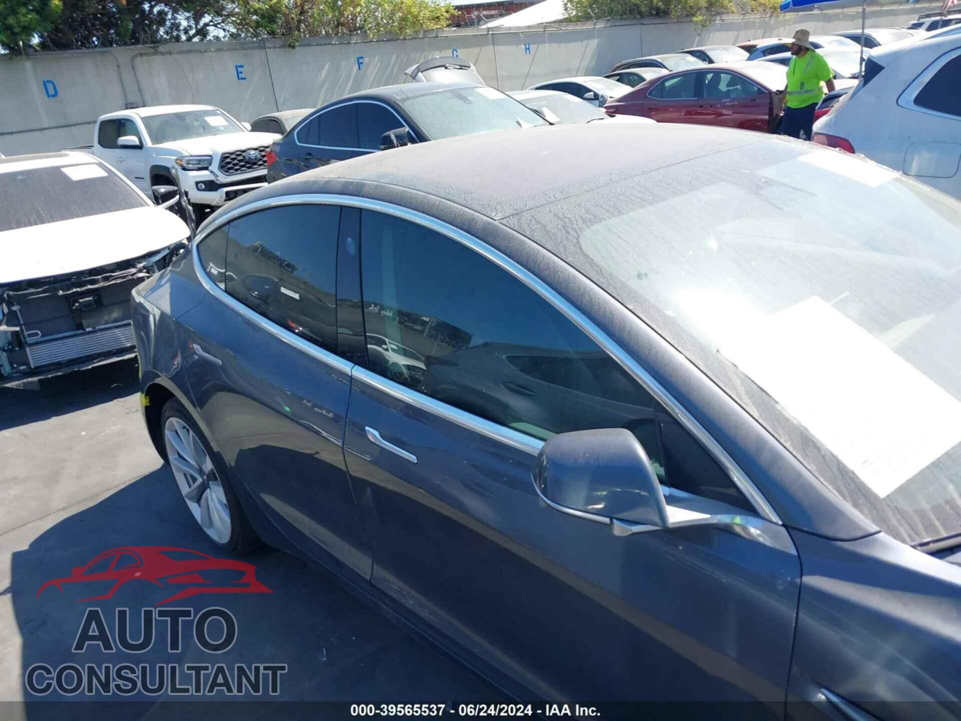 TESLA MODEL 3 2018 - 5YJ3E1EA3JF015200