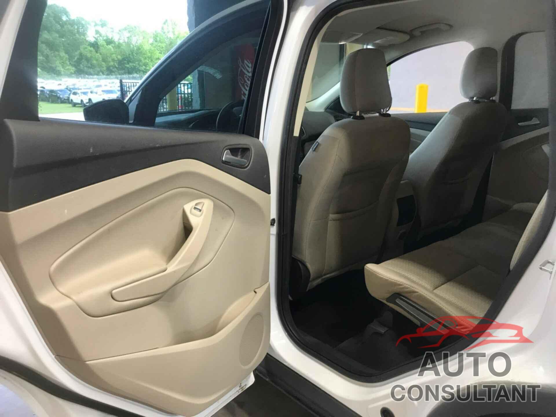 FORD ESCAPE 2019 - 1FMCU0GD6KUA25745