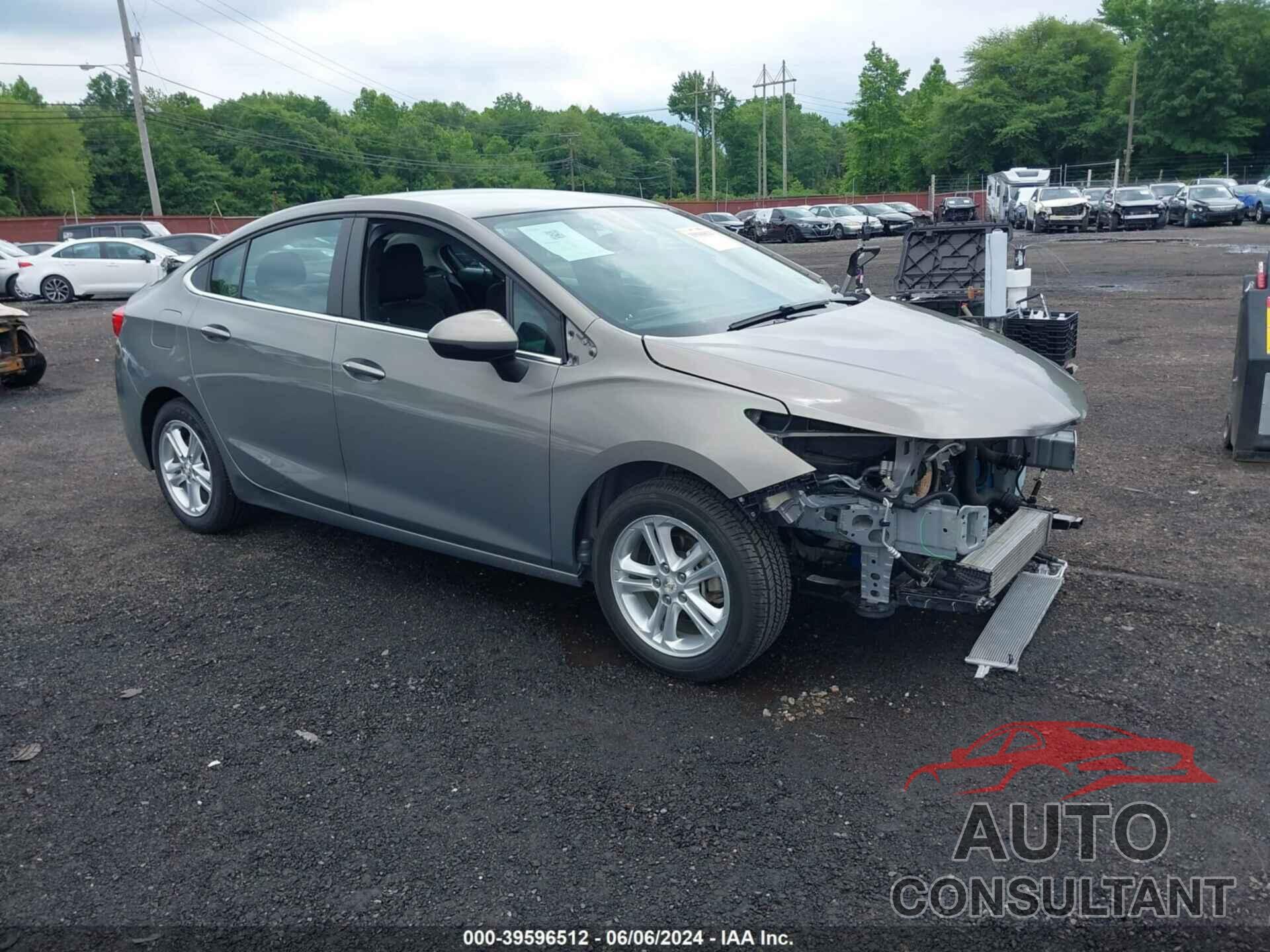 CHEVROLET CRUZE 2018 - 1G1BE5SM0J7205049