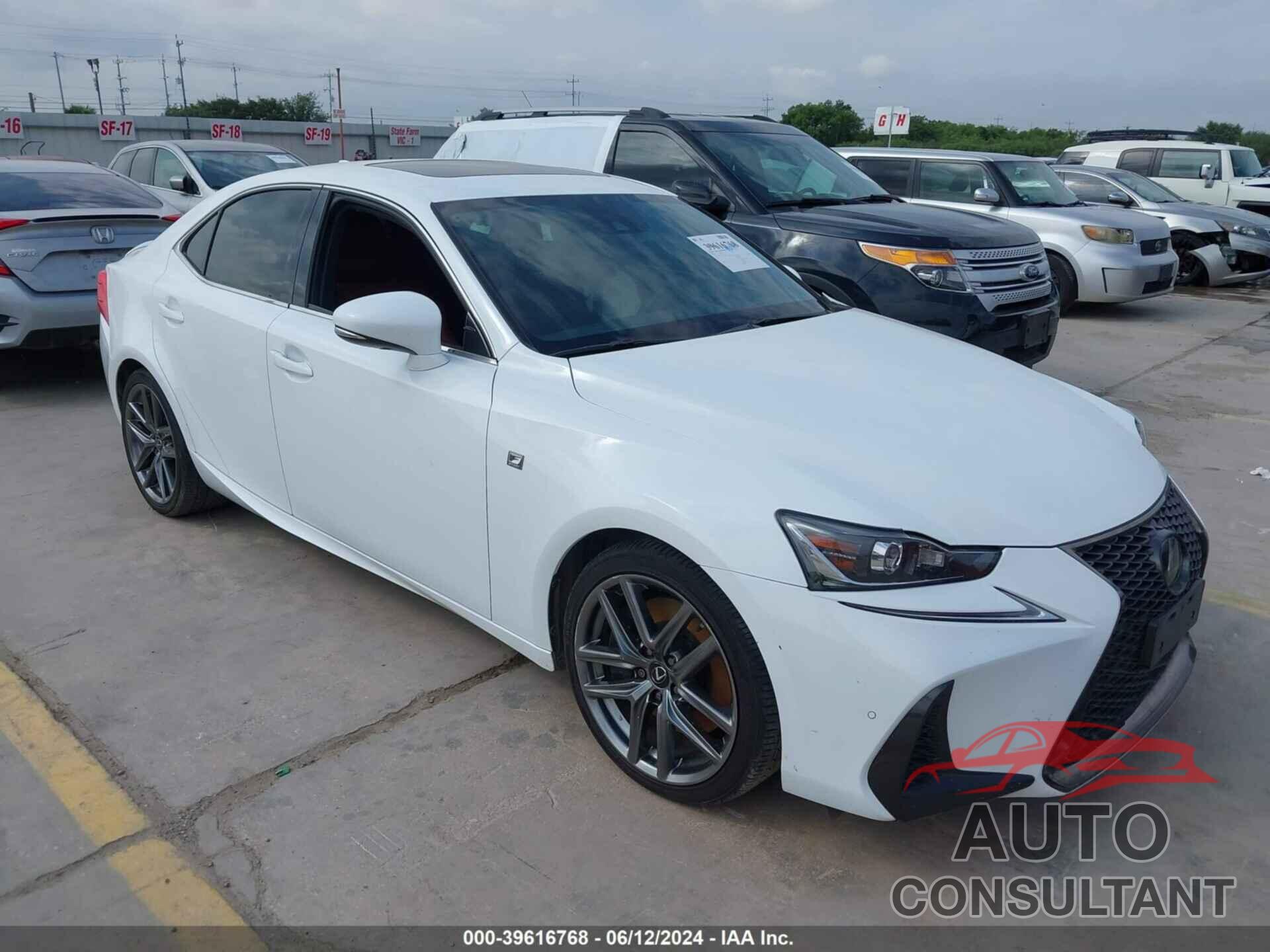 LEXUS IS 300 2020 - JTHGA1D2XL5102506