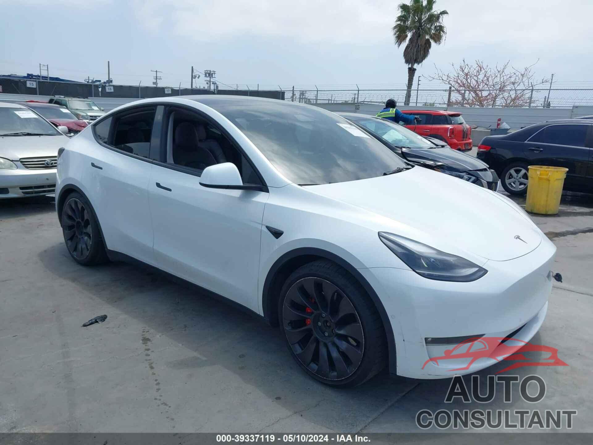 TESLA MODEL Y 2021 - 5YJYGDEF0MF230471