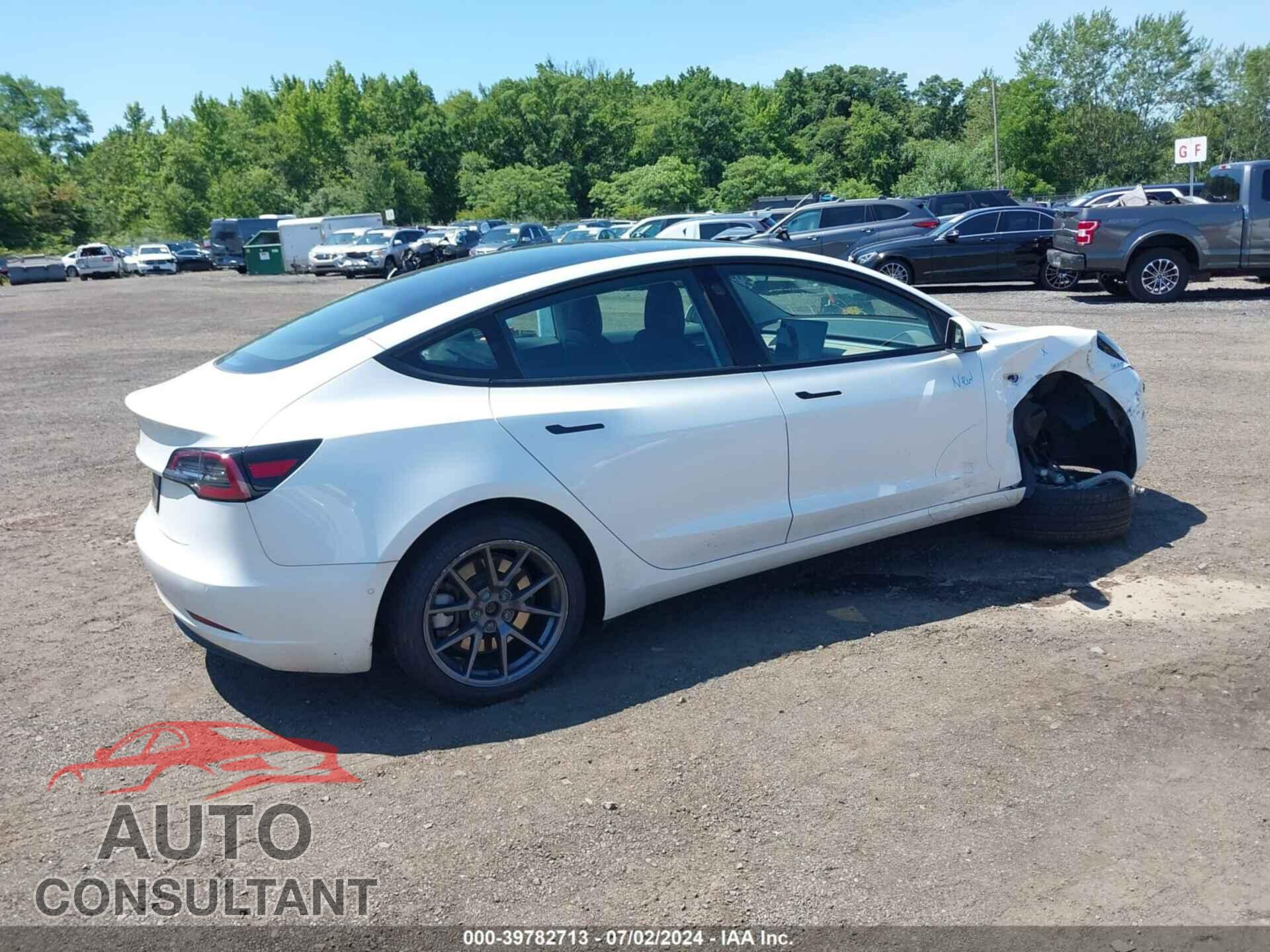 TESLA MODEL 3 2021 - 5YJ3E1EA5MF085107