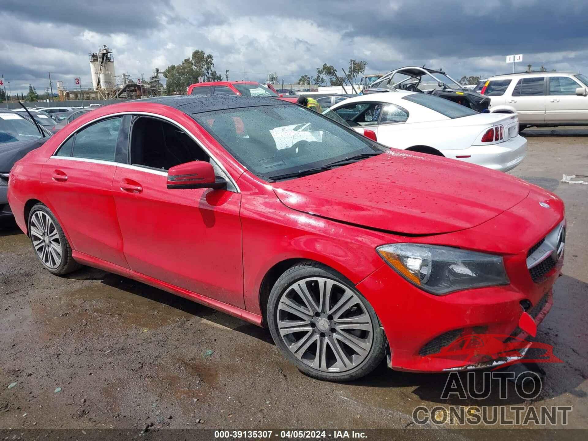 MERCEDES-BENZ CLA 250 2017 - WDDSJ4EB0HN484165