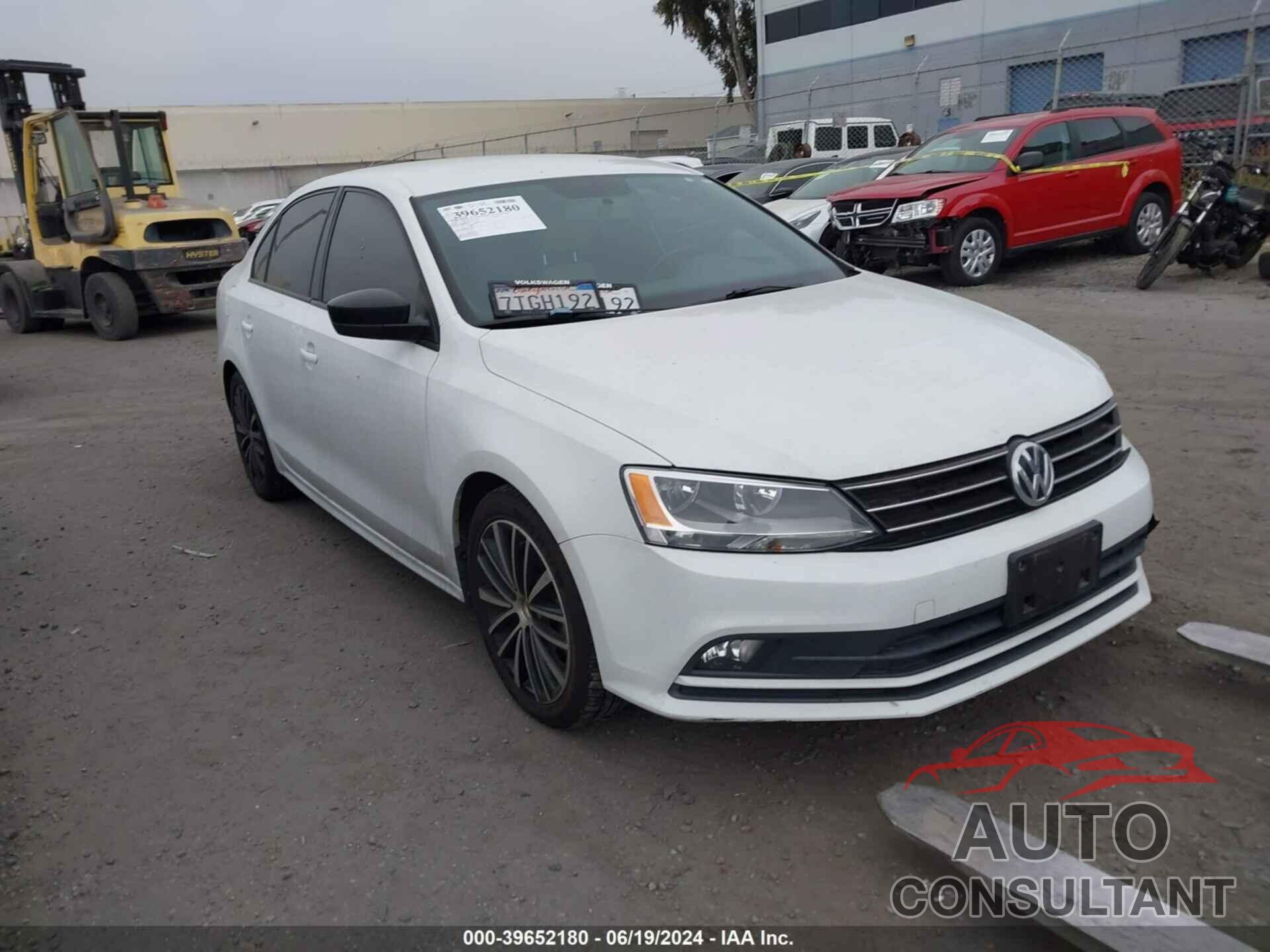 VOLKSWAGEN JETTA 2016 - 3VWD17AJXGM332174