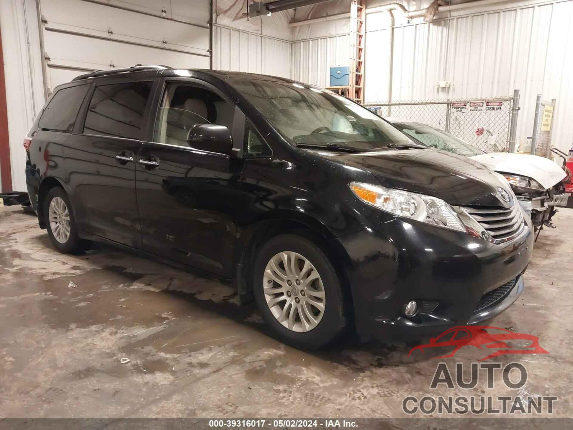 TOYOTA SIENNA 2017 - 5TDYZ3DC6HS893895