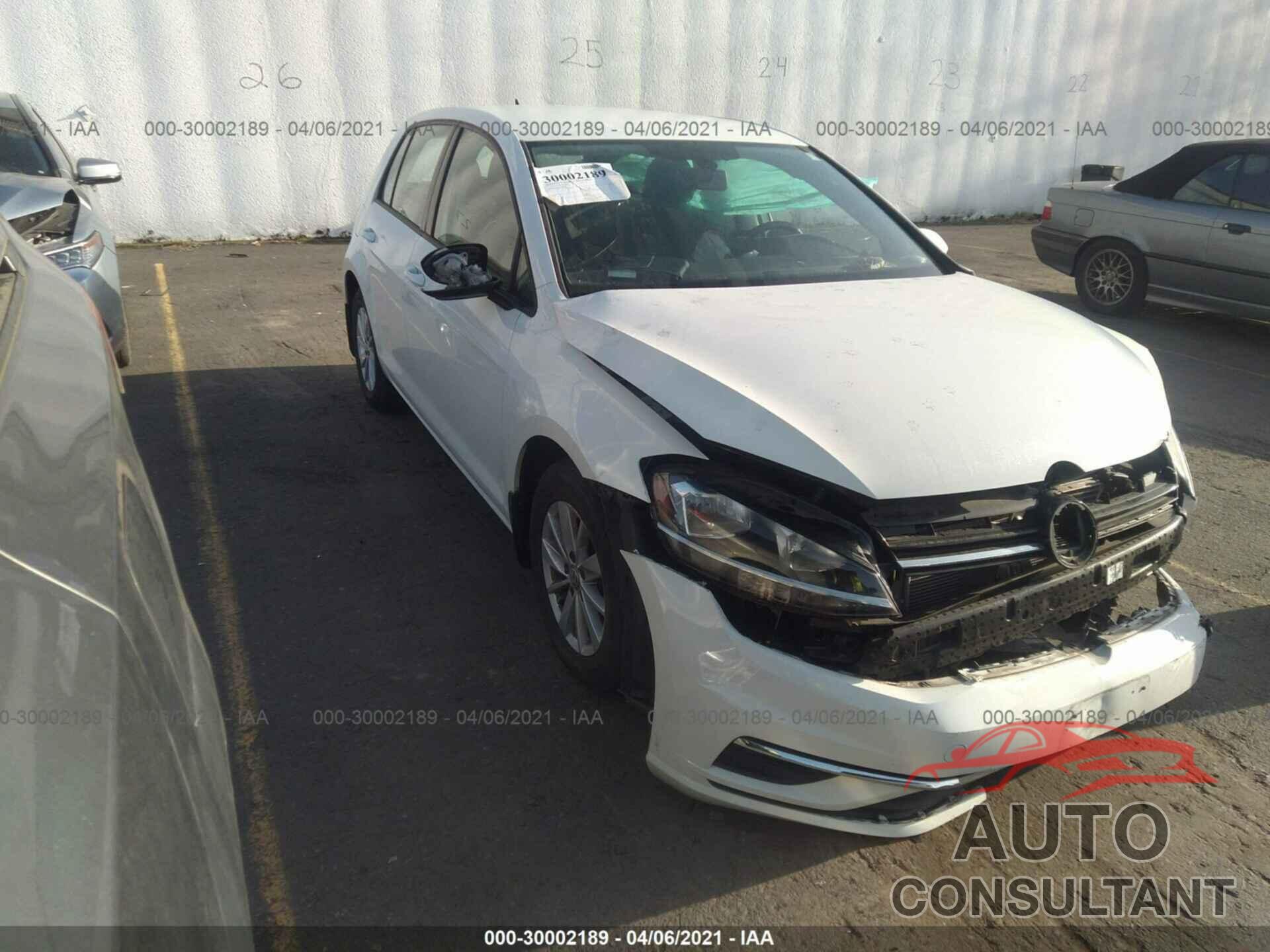 VOLKSWAGEN GOLF 2018 - 3VWB17AU9JM278388