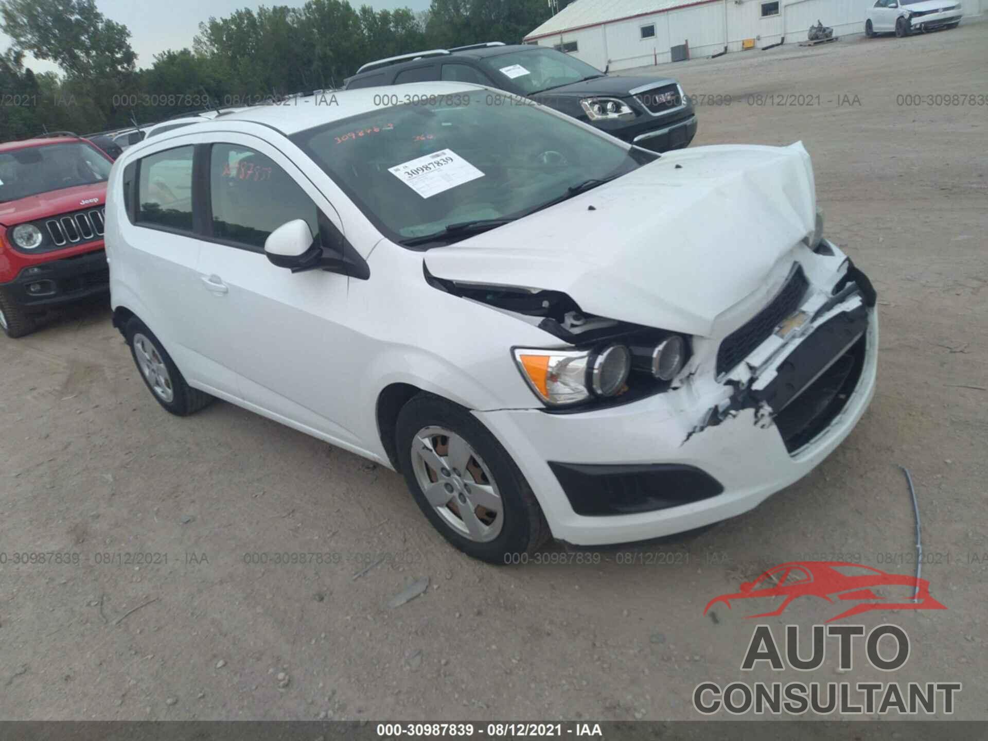 CHEVROLET SONIC 2016 - 1G1JA6SH0G4168935