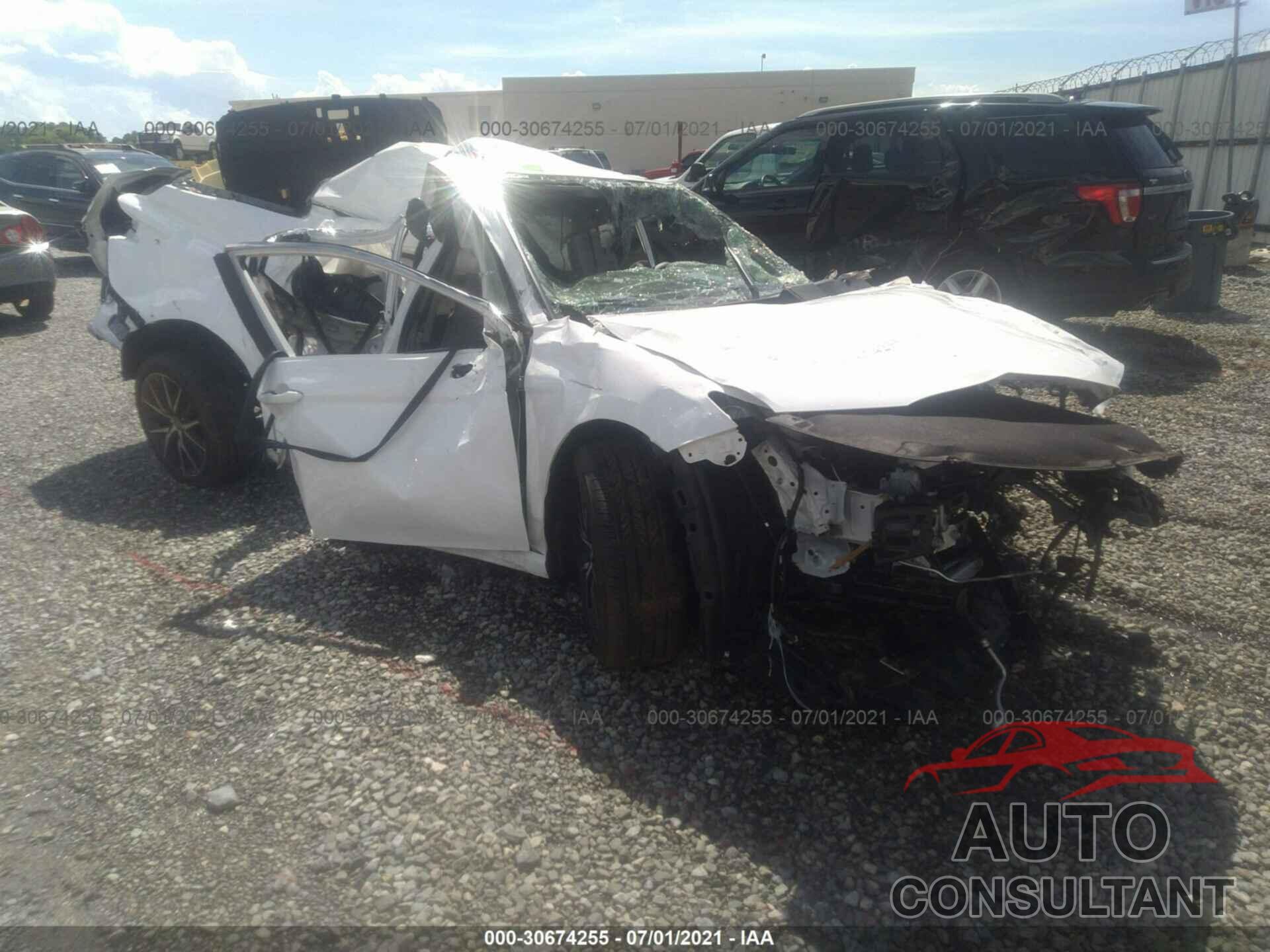 TOYOTA CAMRY 2021 - 4T1T11AK0MU516532